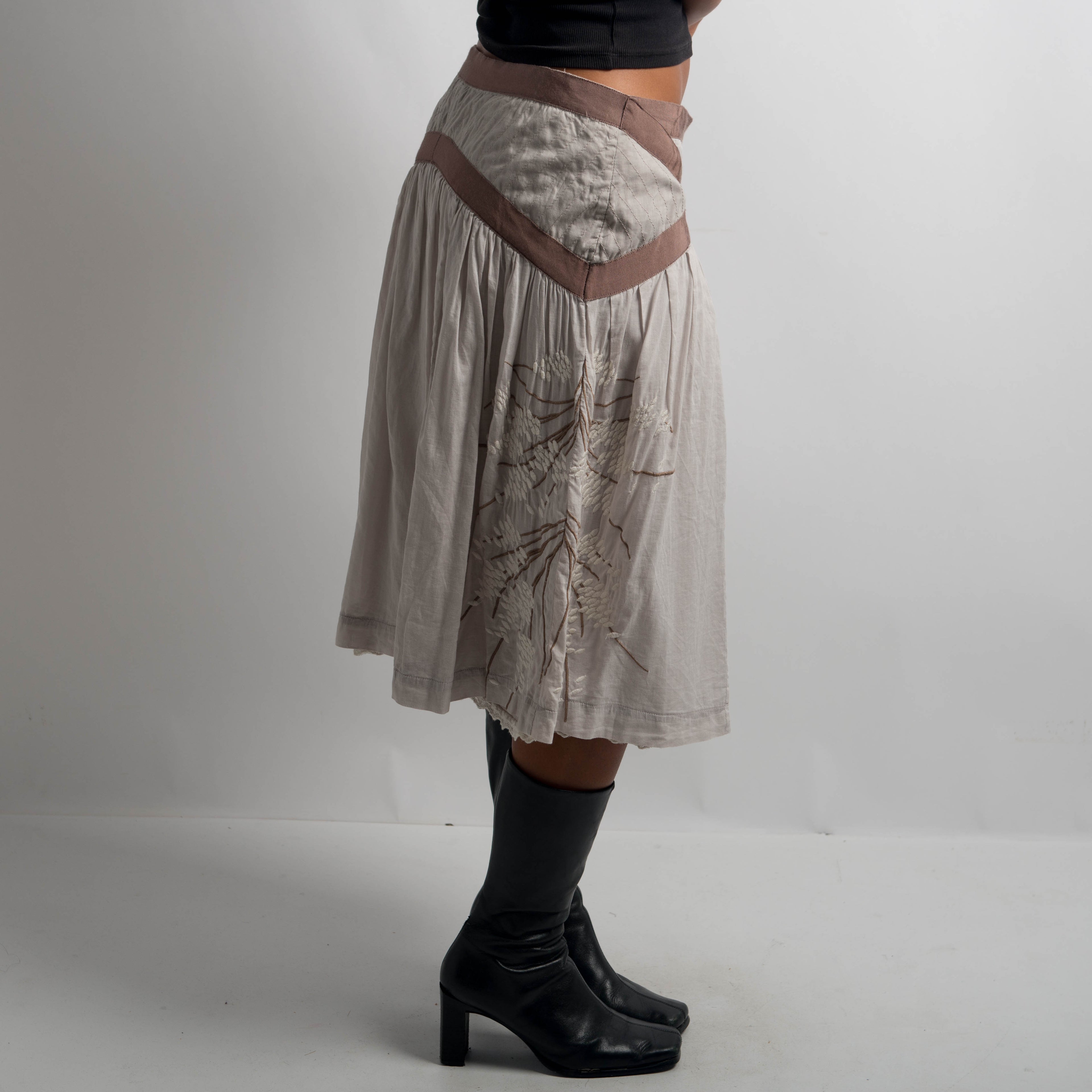 EMBROIDERED MIDI SKIRT