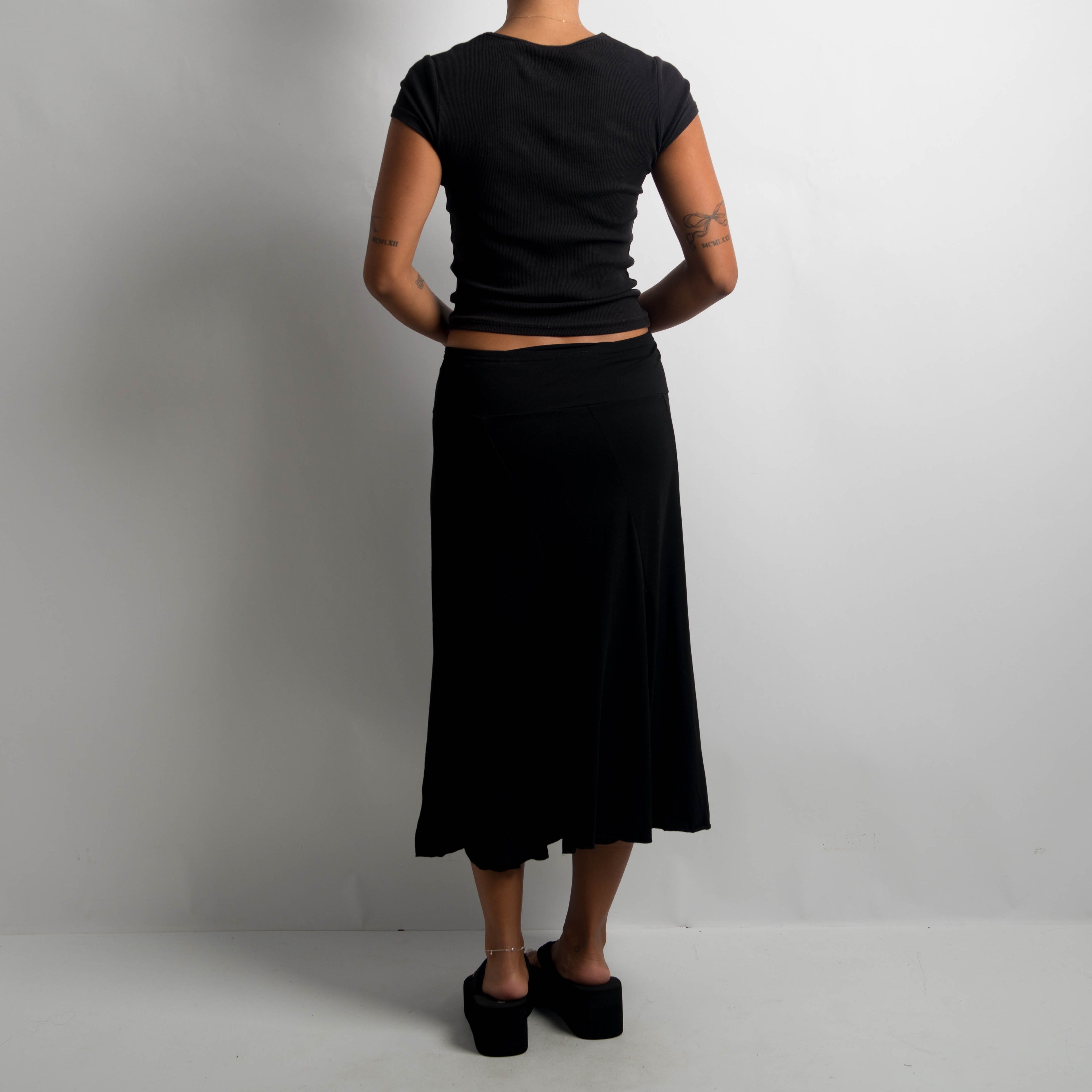 BLACK LONGLINE SKIRT