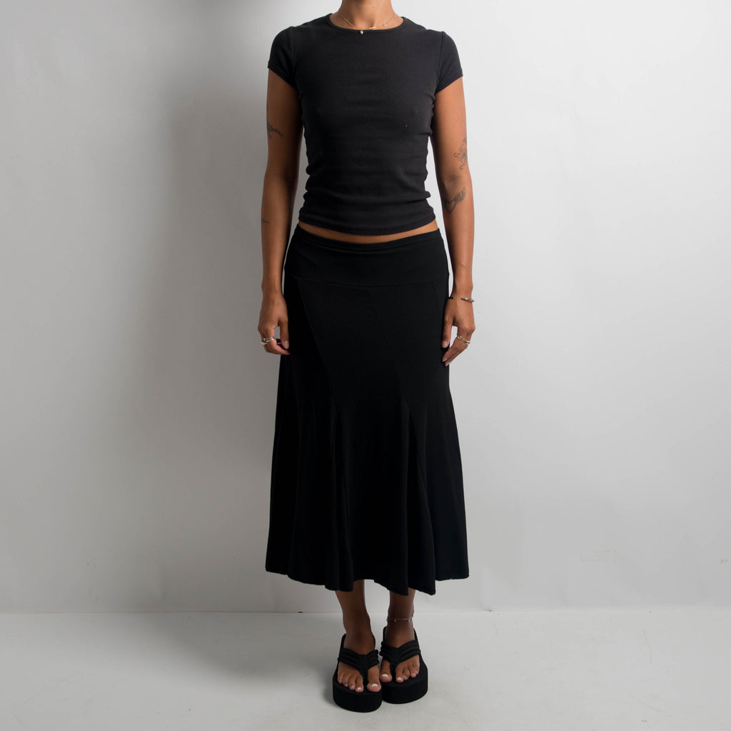 BLACK LONGLINE SKIRT