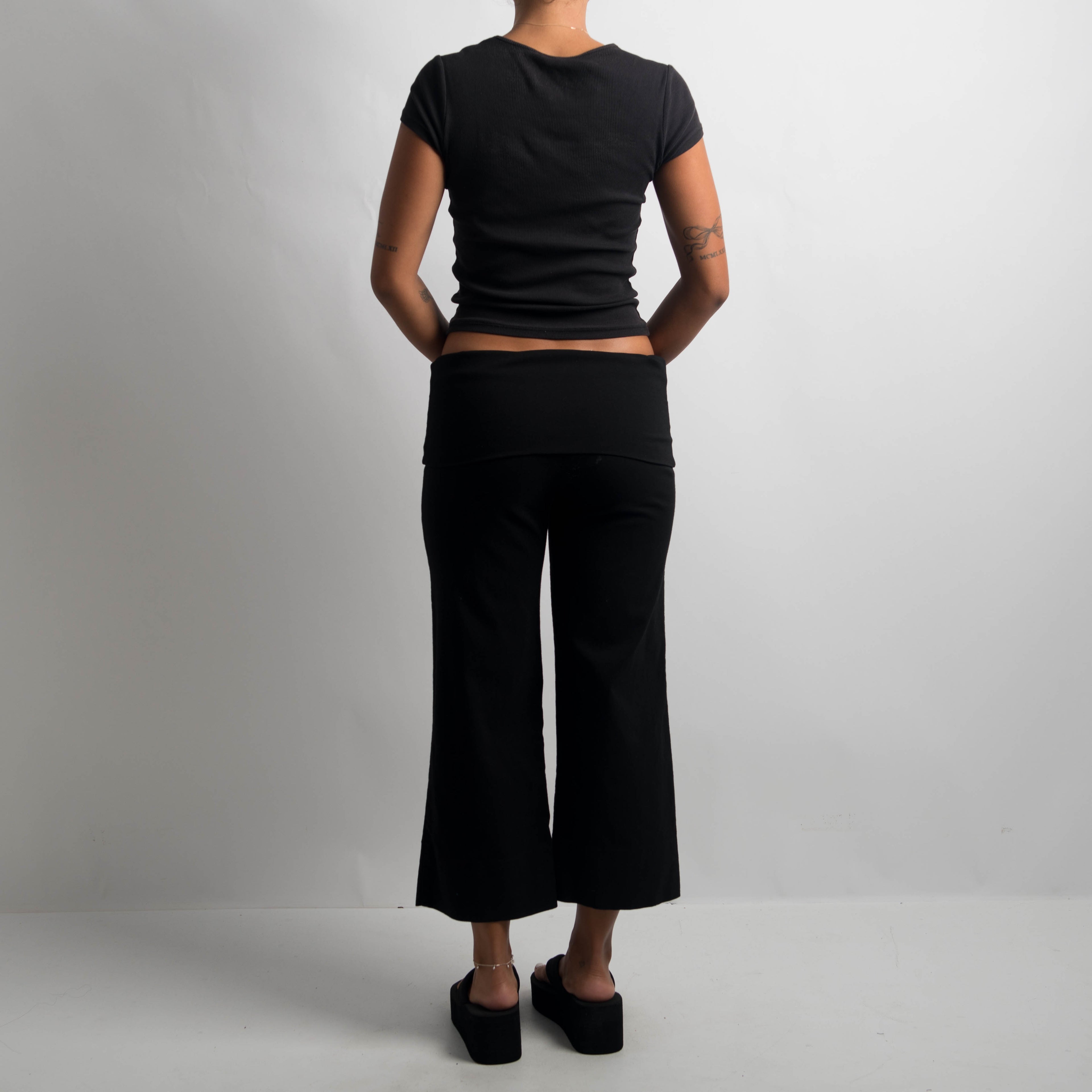 BLACK FOLD OVER CAPRI PANTS