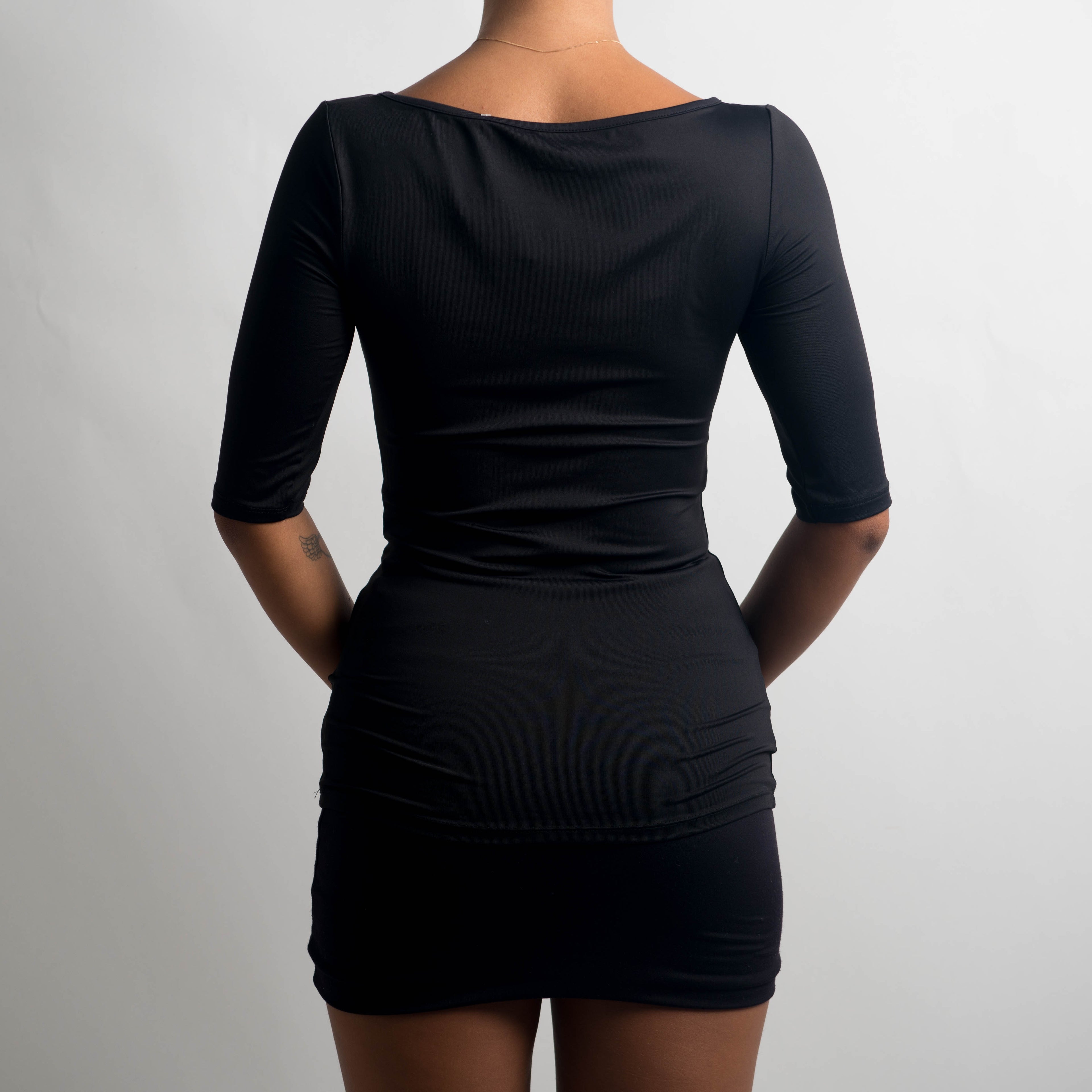 BLACK SLINKY 1/2 SLEEVE TOP