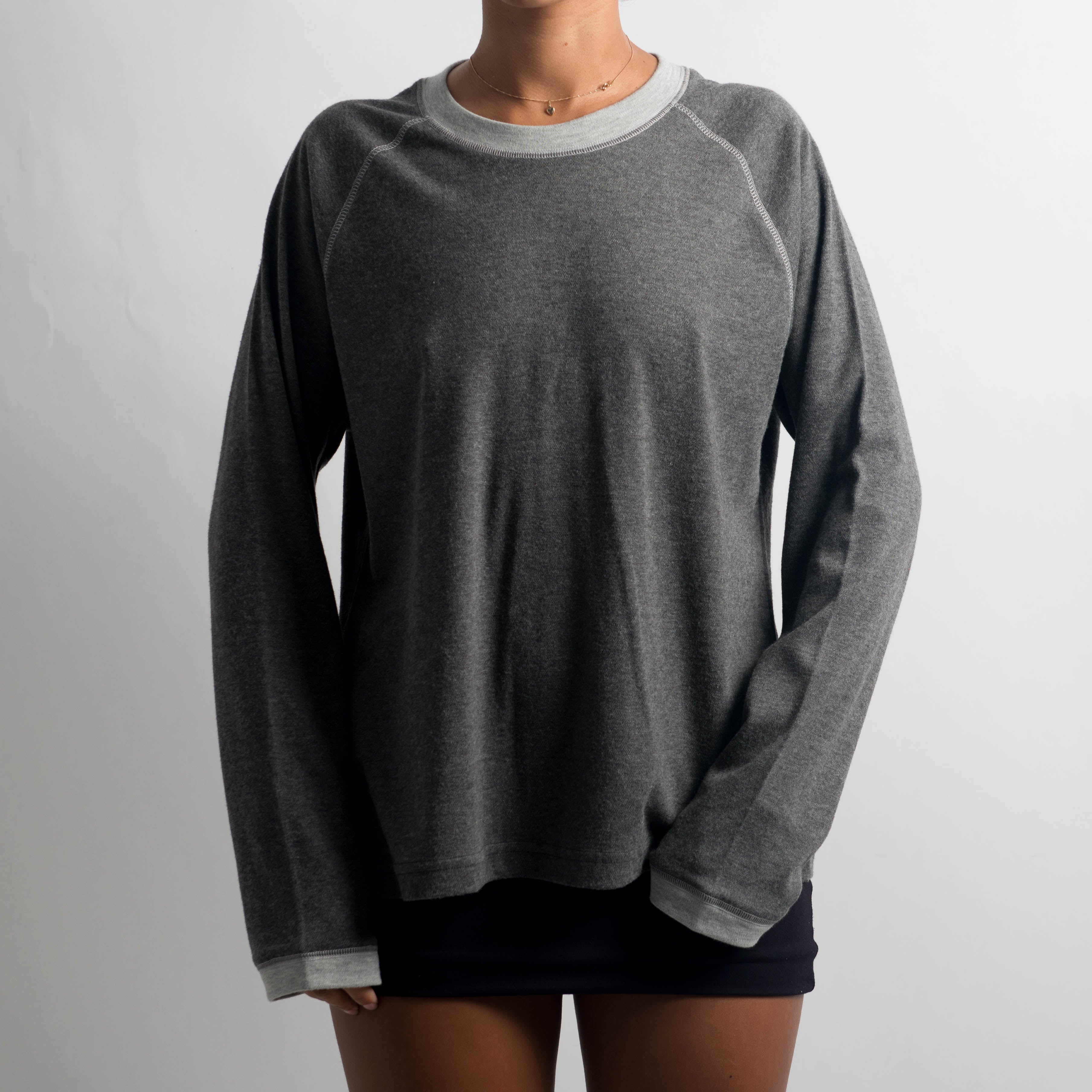 GREY RAGLAN LONG SLEEVE TOP