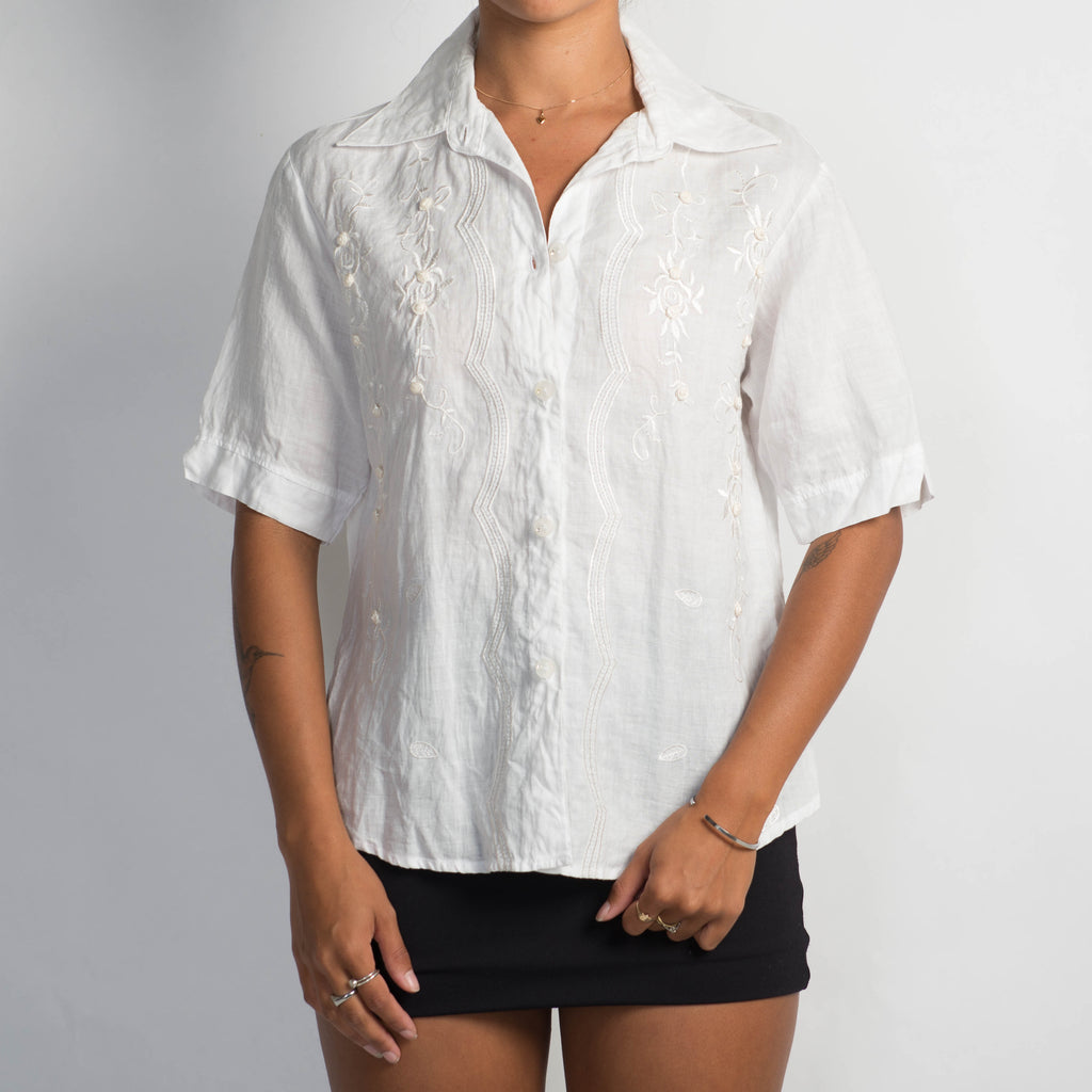 WHITE LINEN BLOUSE