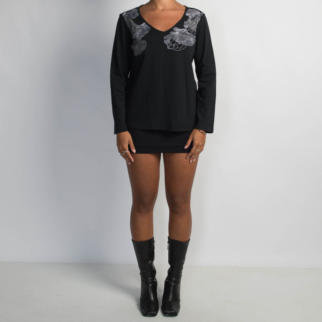 BLACK LONG SLEEVE TOP