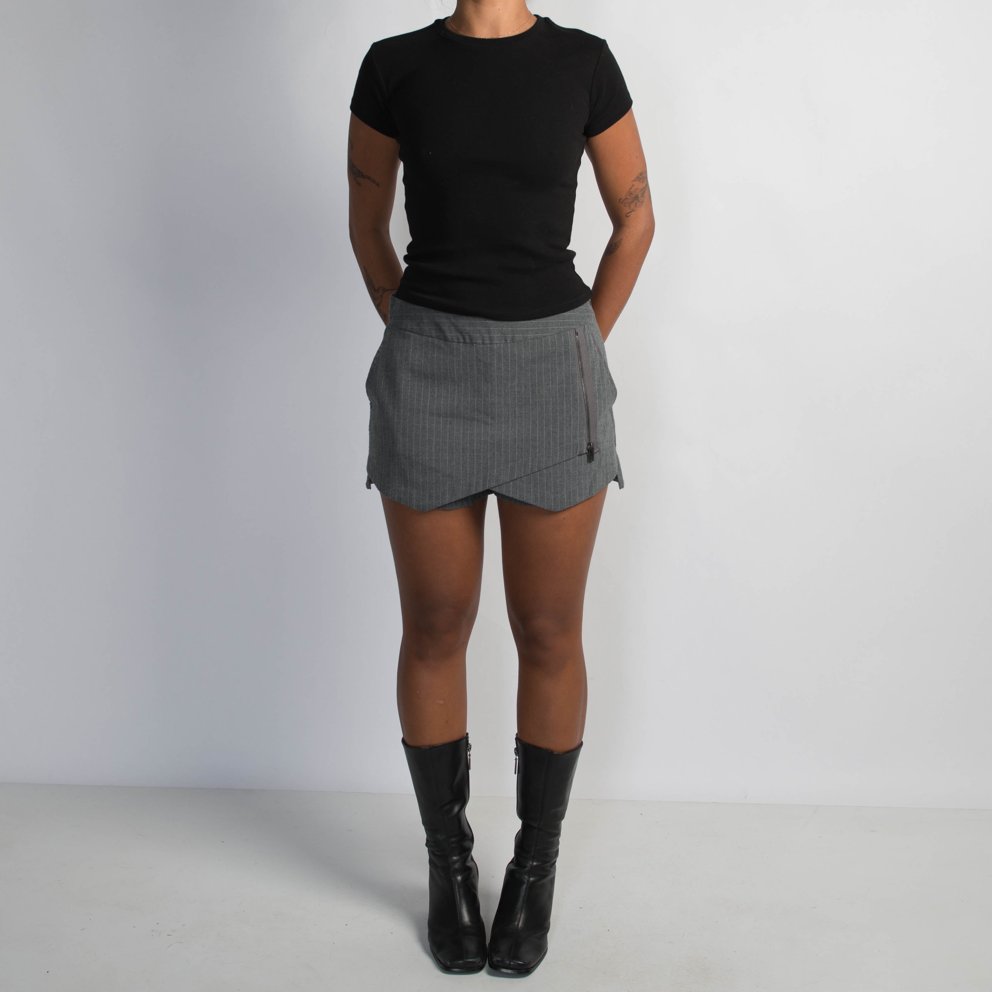 GREY STRIPE SKORT