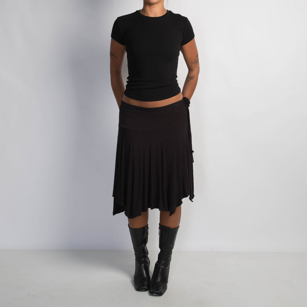 BLACK ASYMMETRIC SKIRT