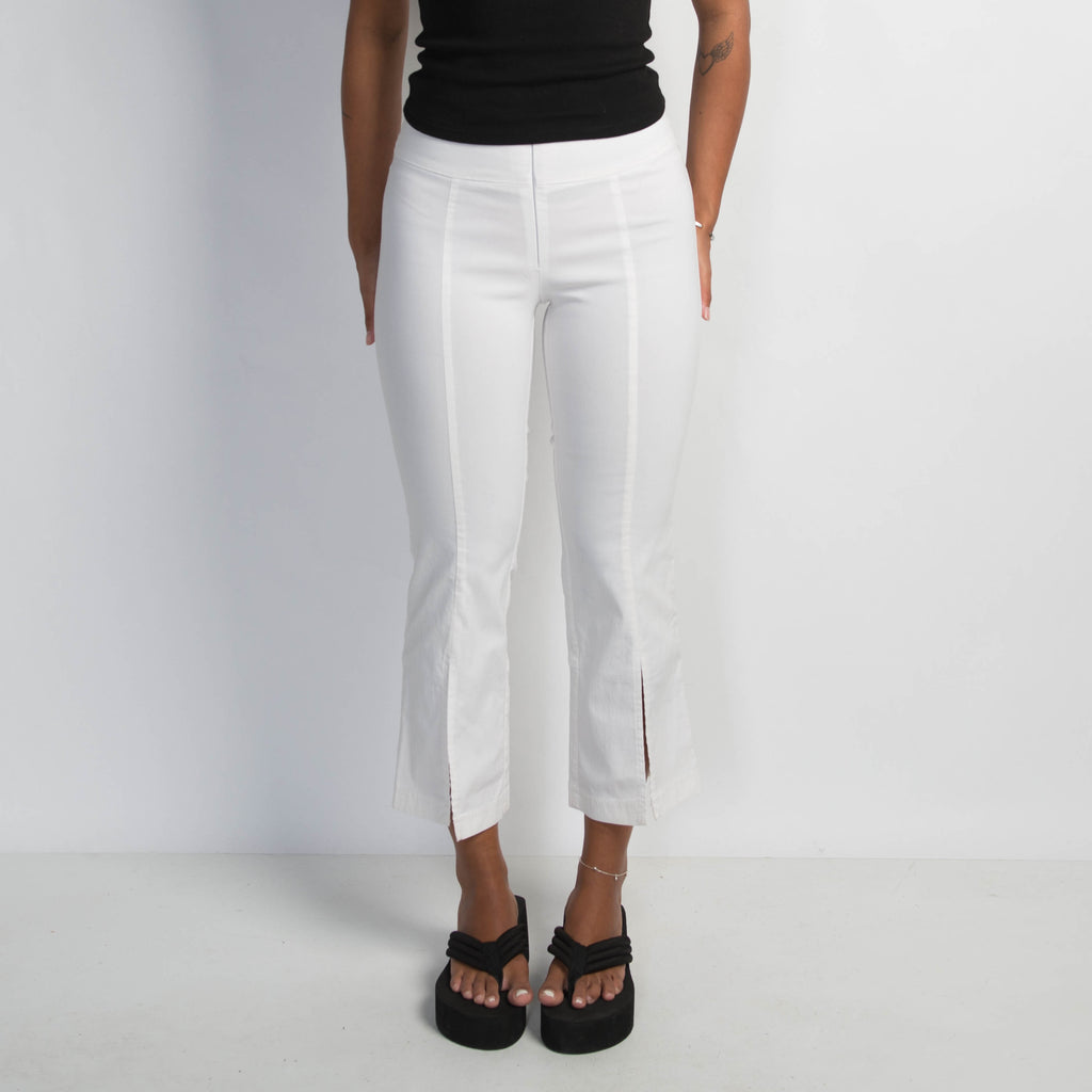 WHITE STRETCH CAPRI PANTS
