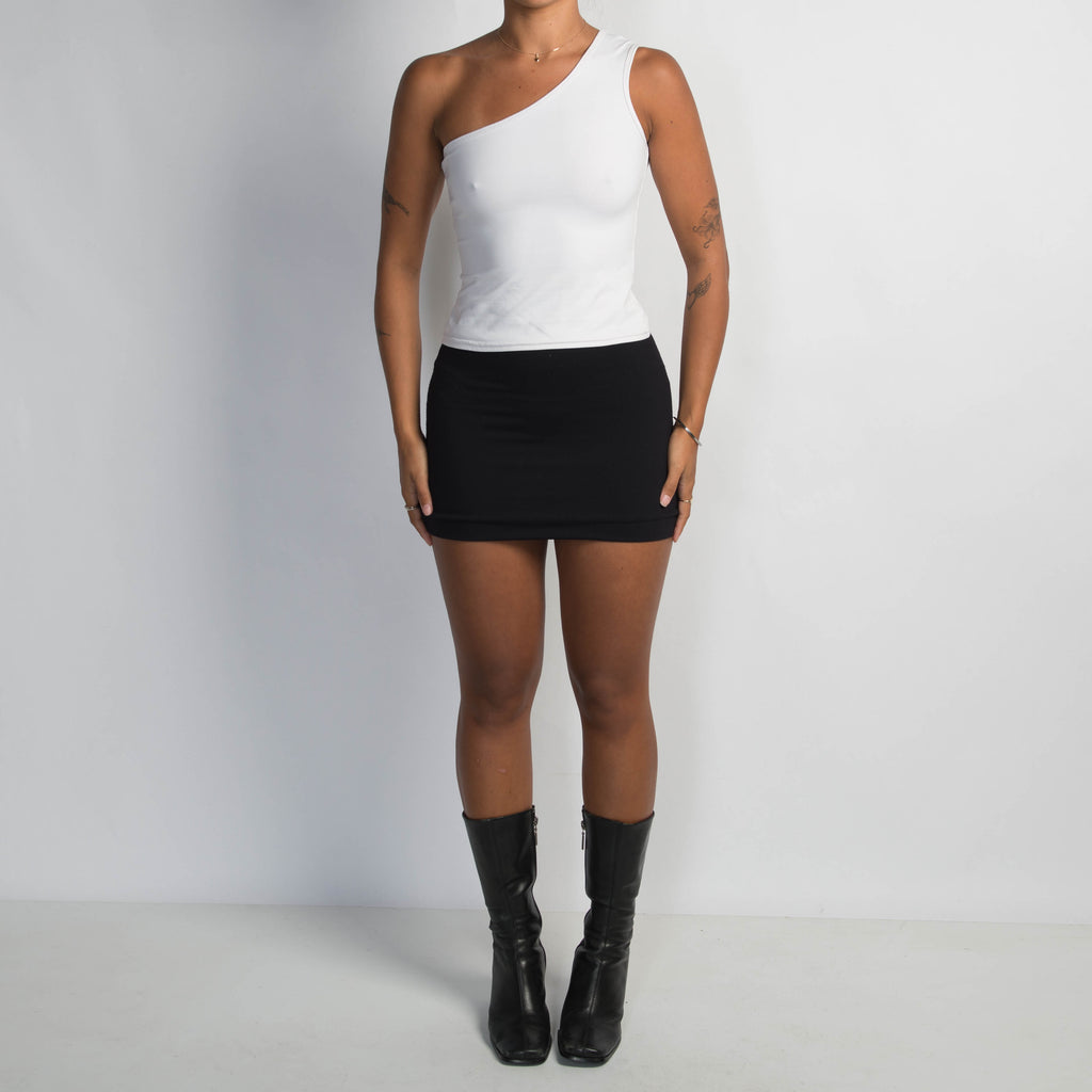 ONE SHOULDER TOP