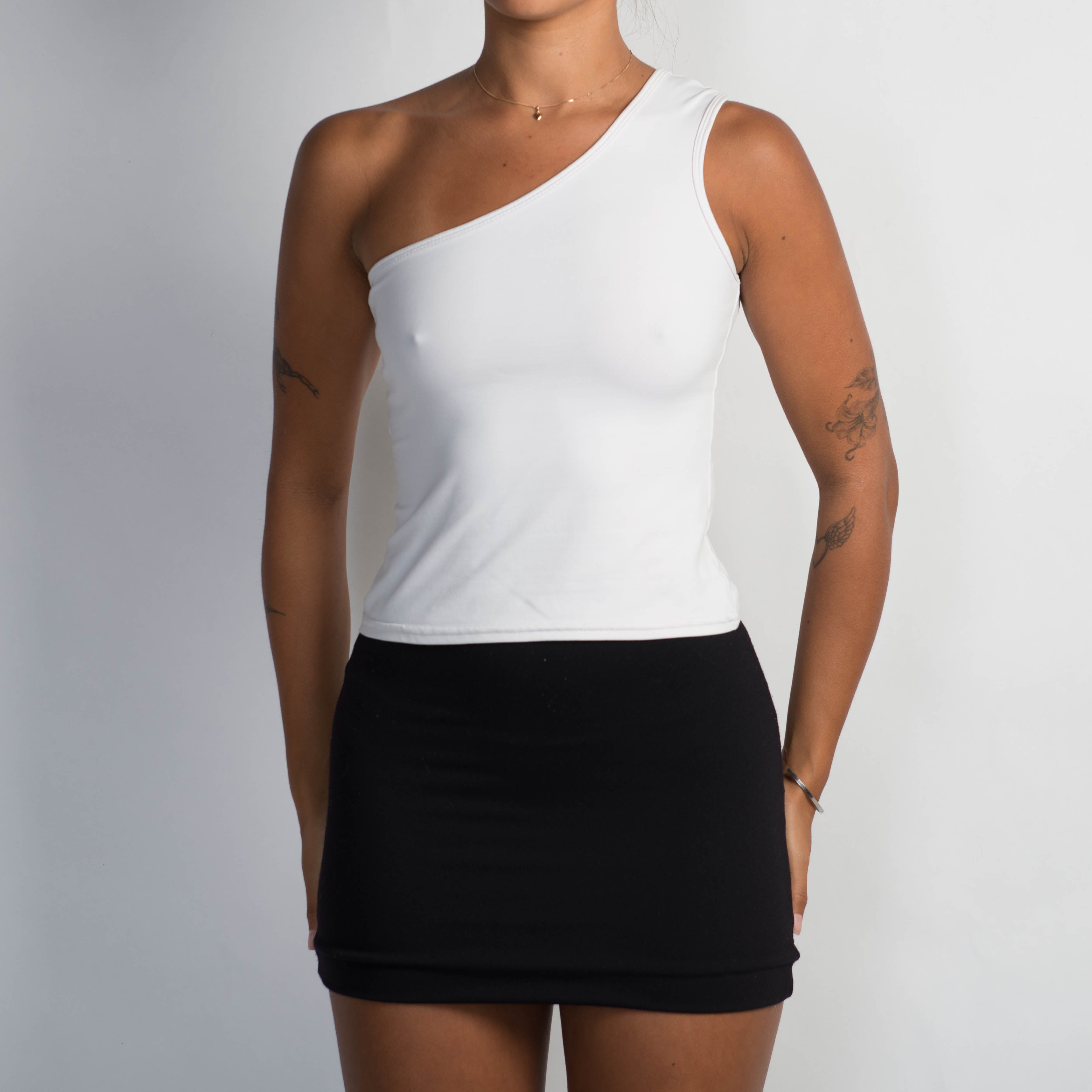ONE SHOULDER TOP