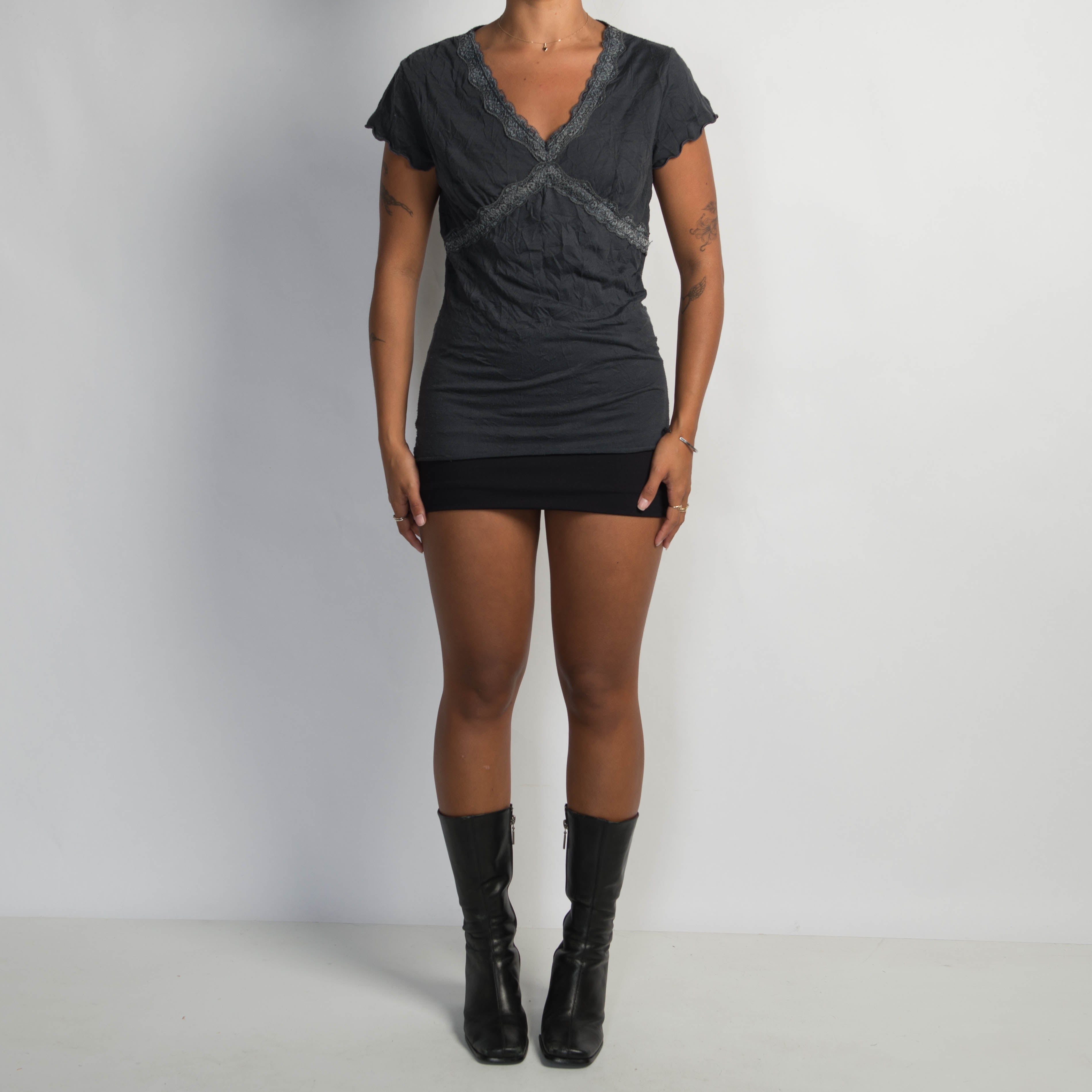 CHARCOAL TEXTURED TOP