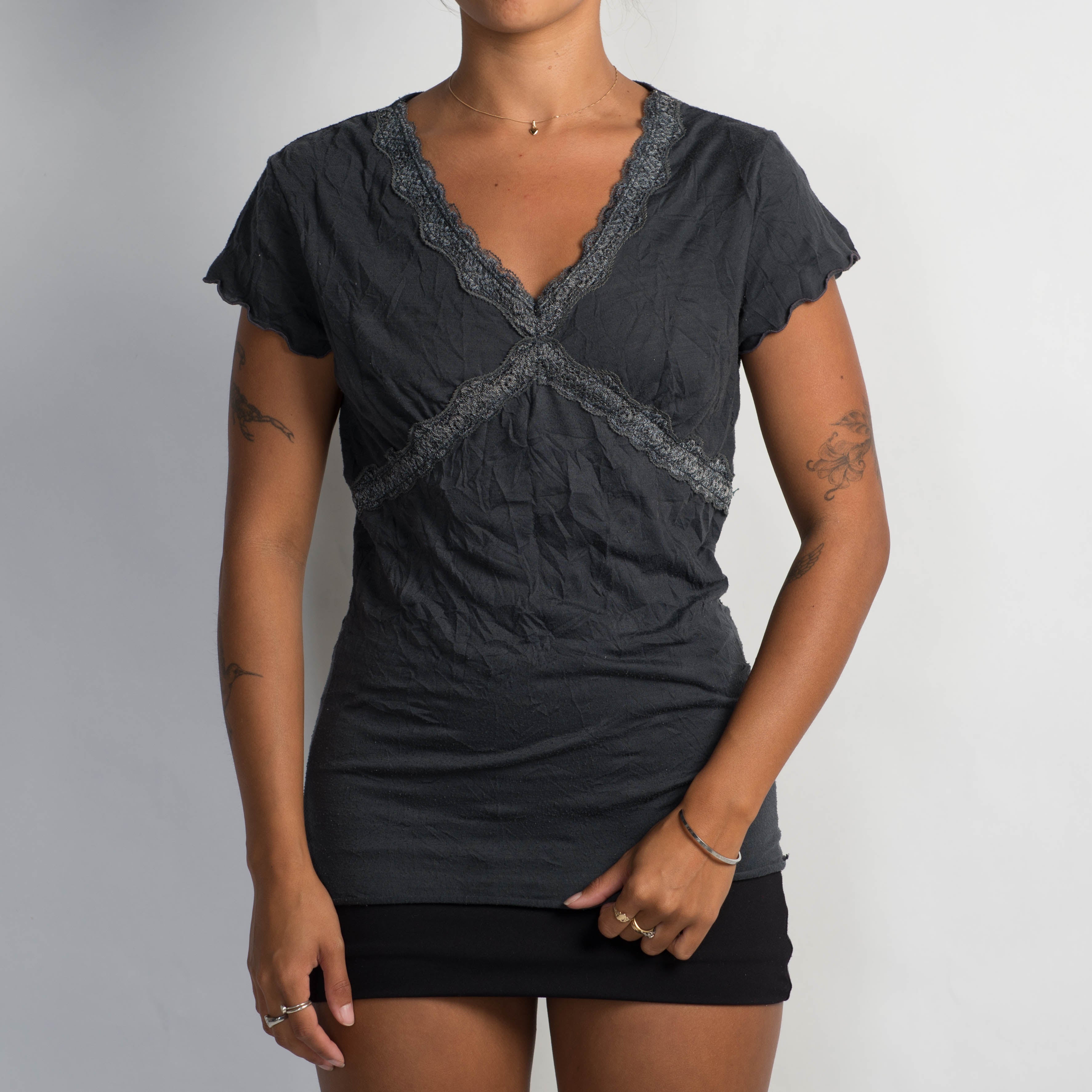 CHARCOAL TEXTURED TOP