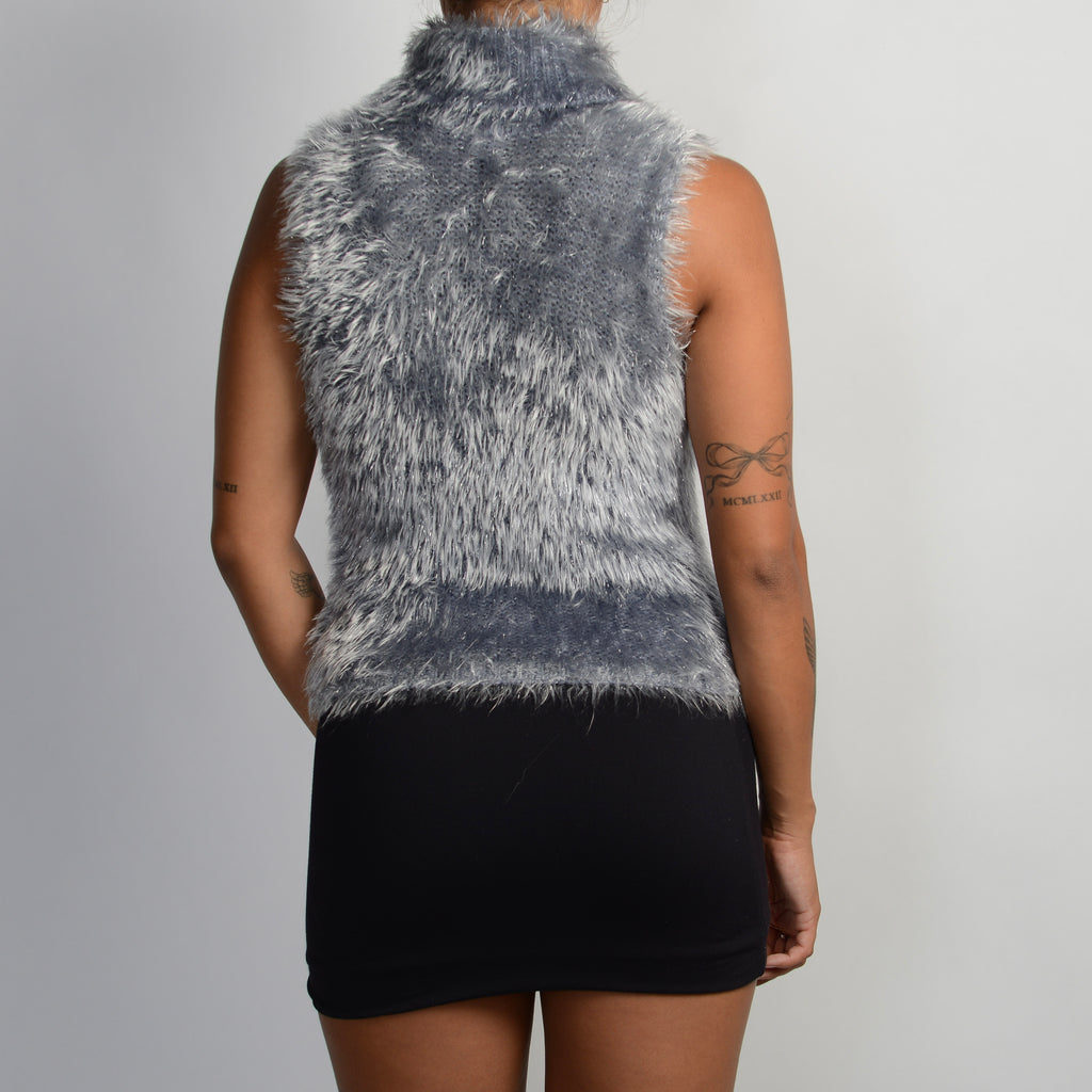 GREY FLUFFY SLEEVELESS TOP