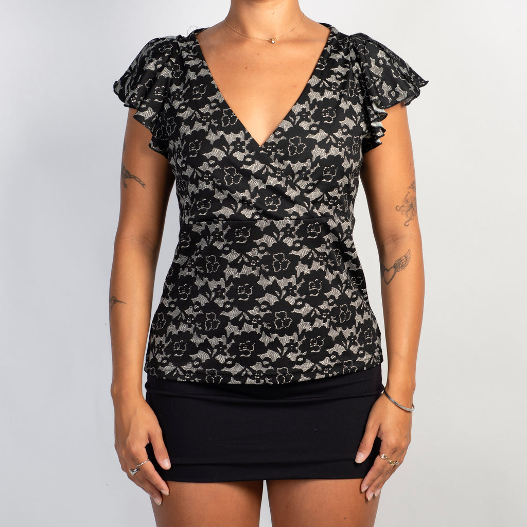LACE PATTERN STRETCH TOP
