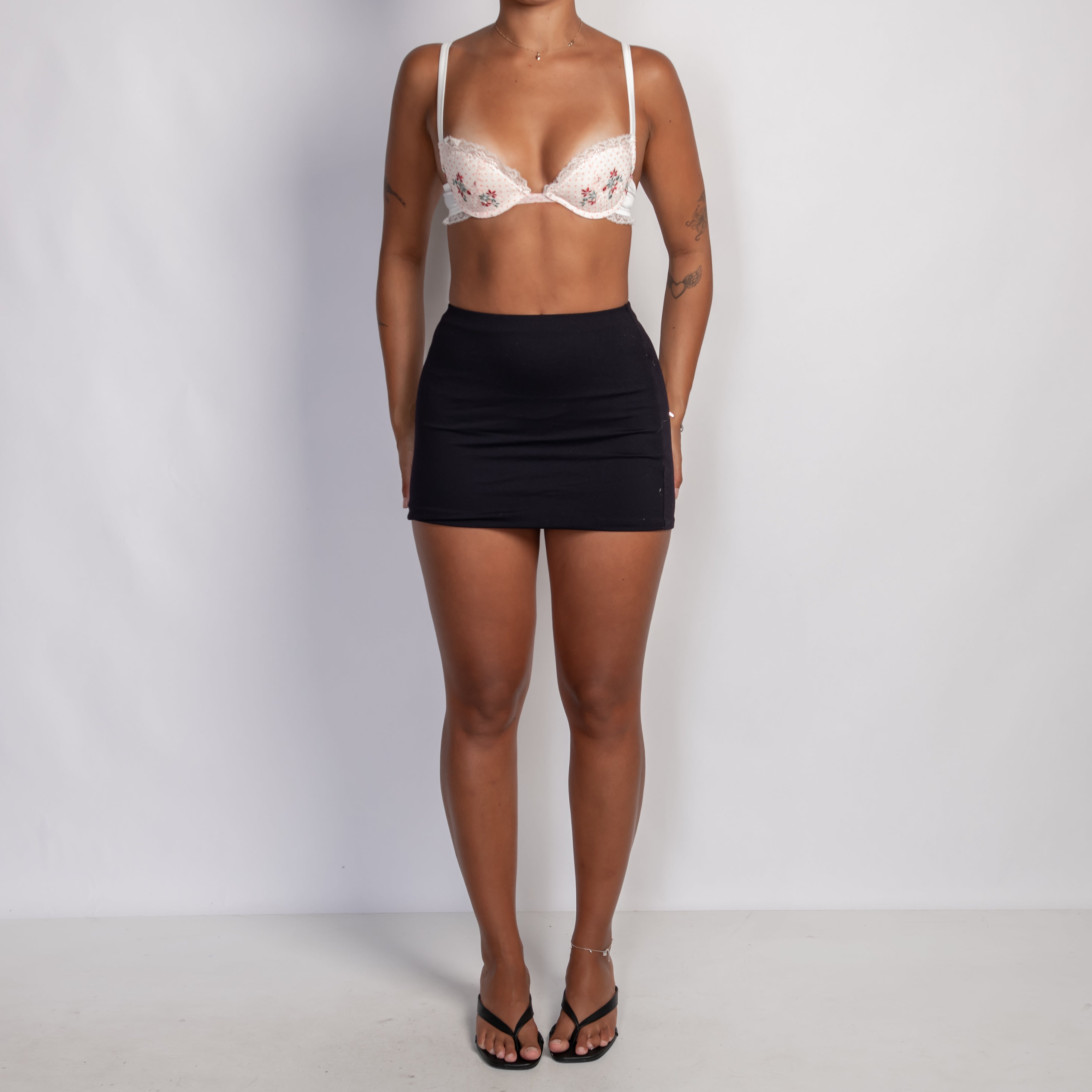 EMBROIDERED FLORAL MESH BRA