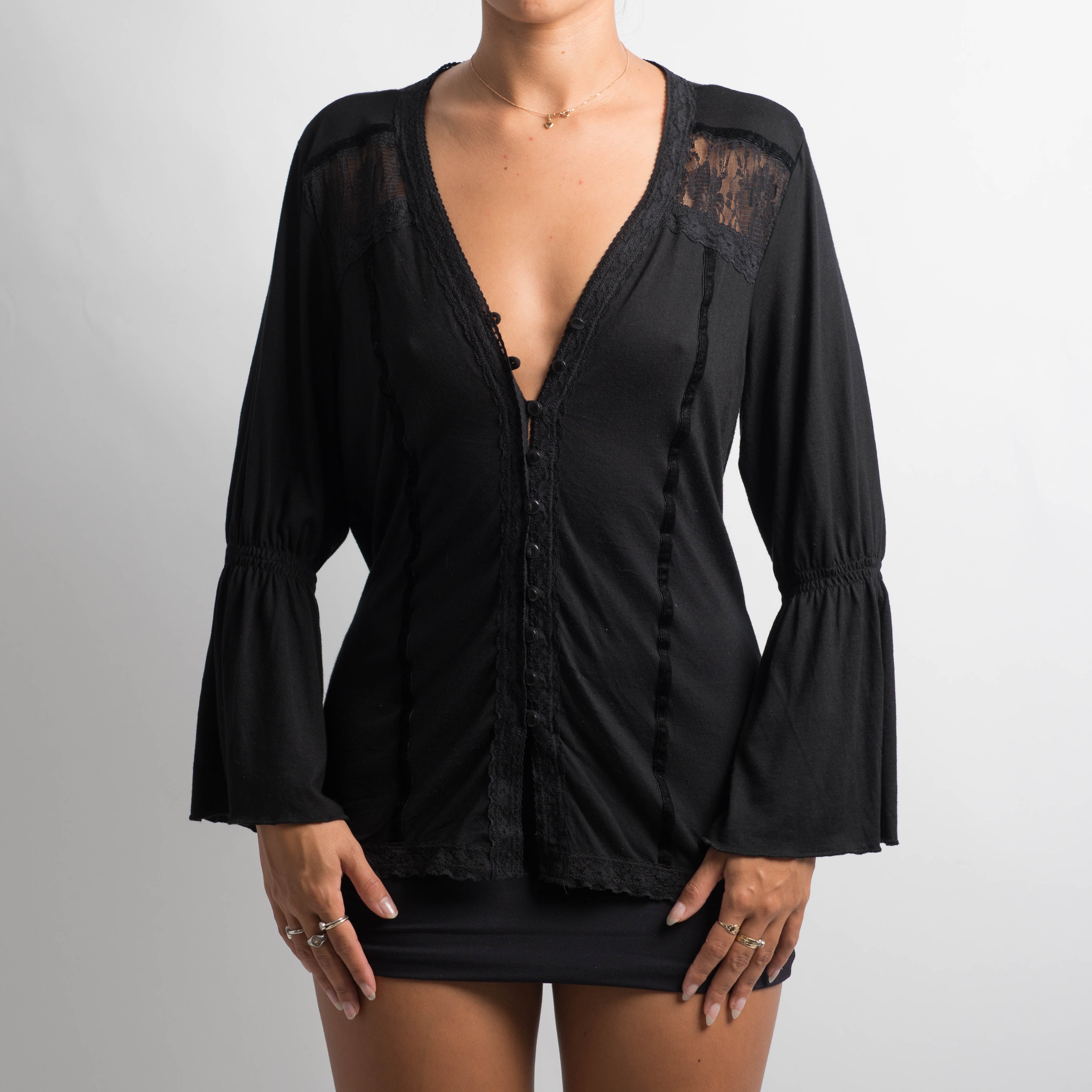 BLACK LONG SLEEVE TOP