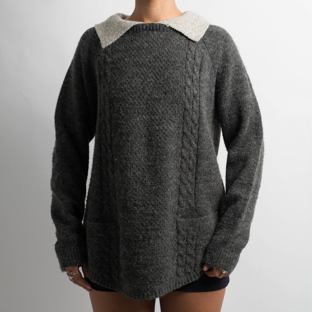 CHARCOAL COLLARED KNIT