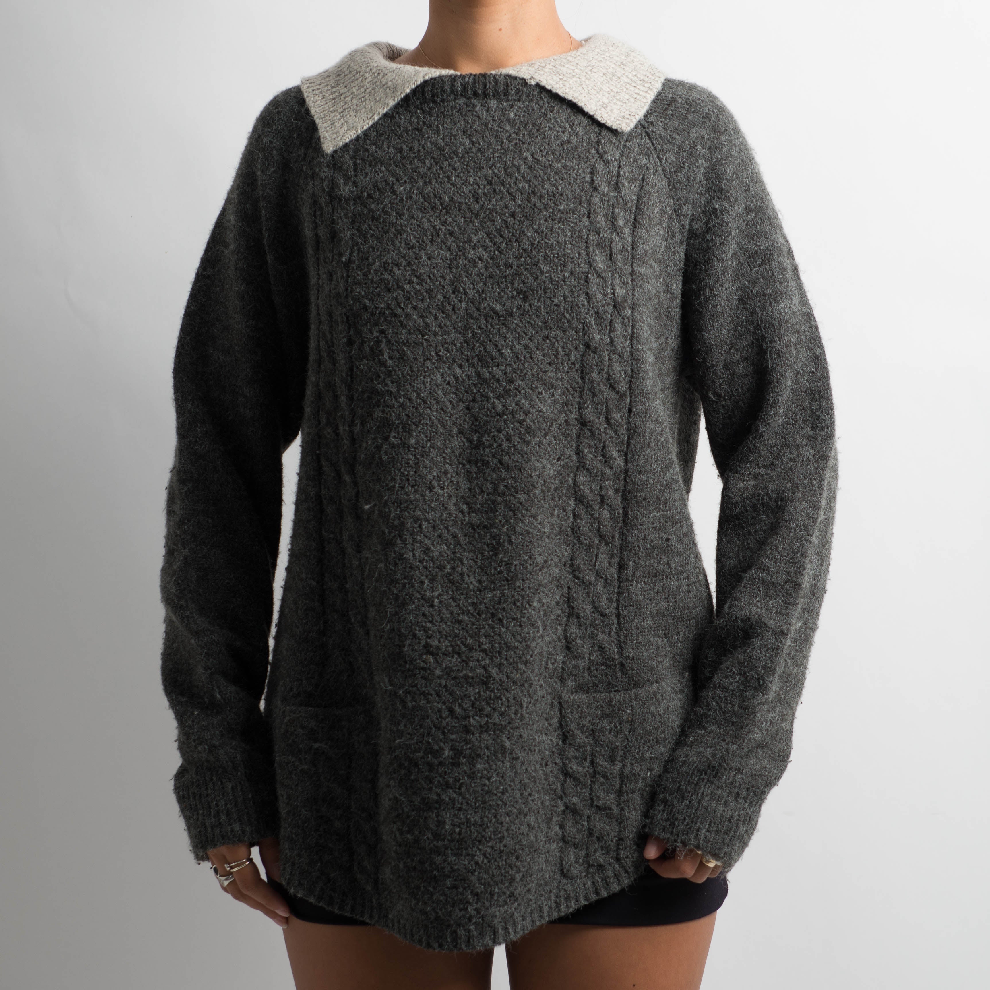 CHARCOAL COLLARED KNIT