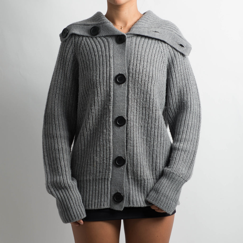 CHUNKY GREY KNIT CARDIGAN