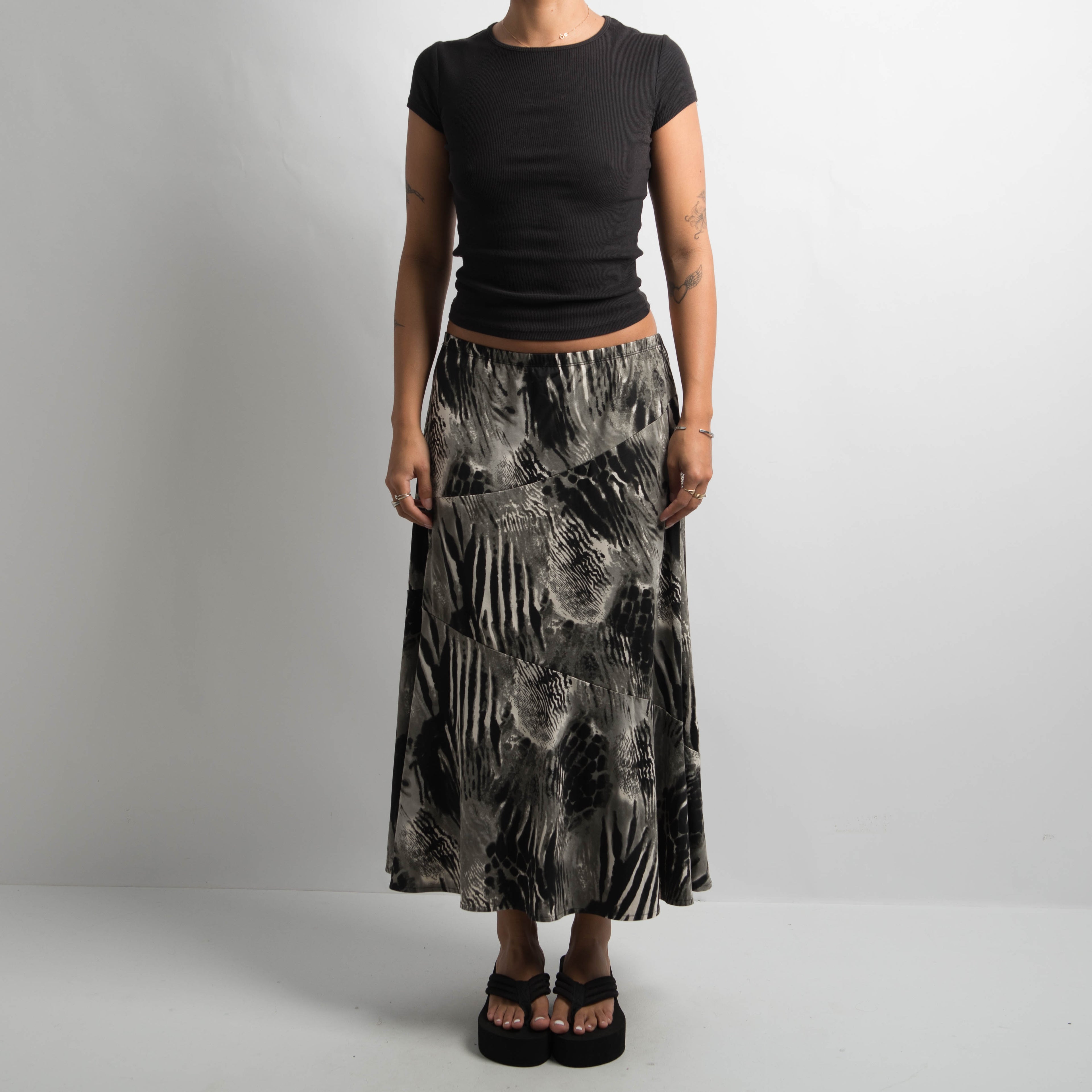 SLINKY LONGLINE SKIRT
