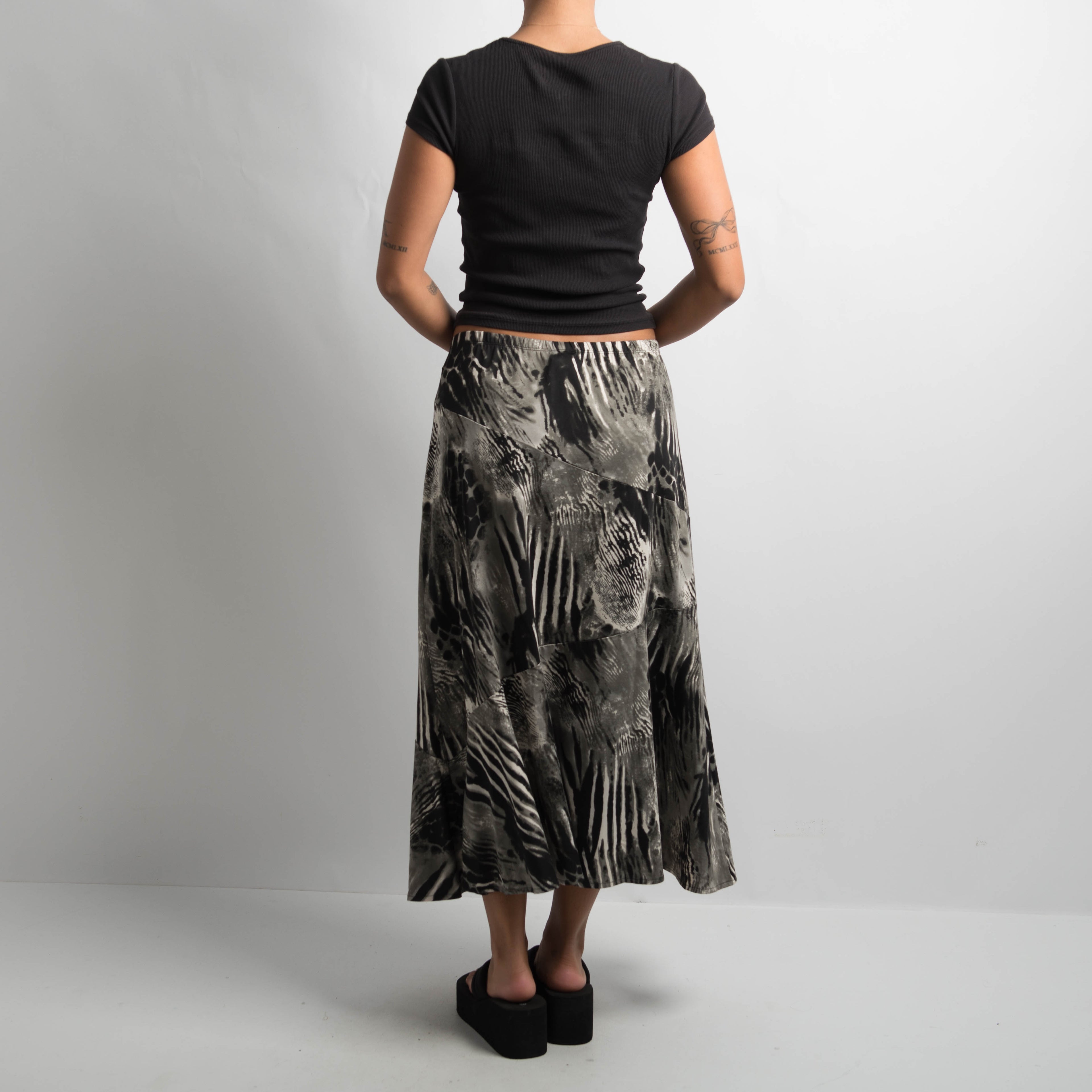 SLINKY LONGLINE SKIRT
