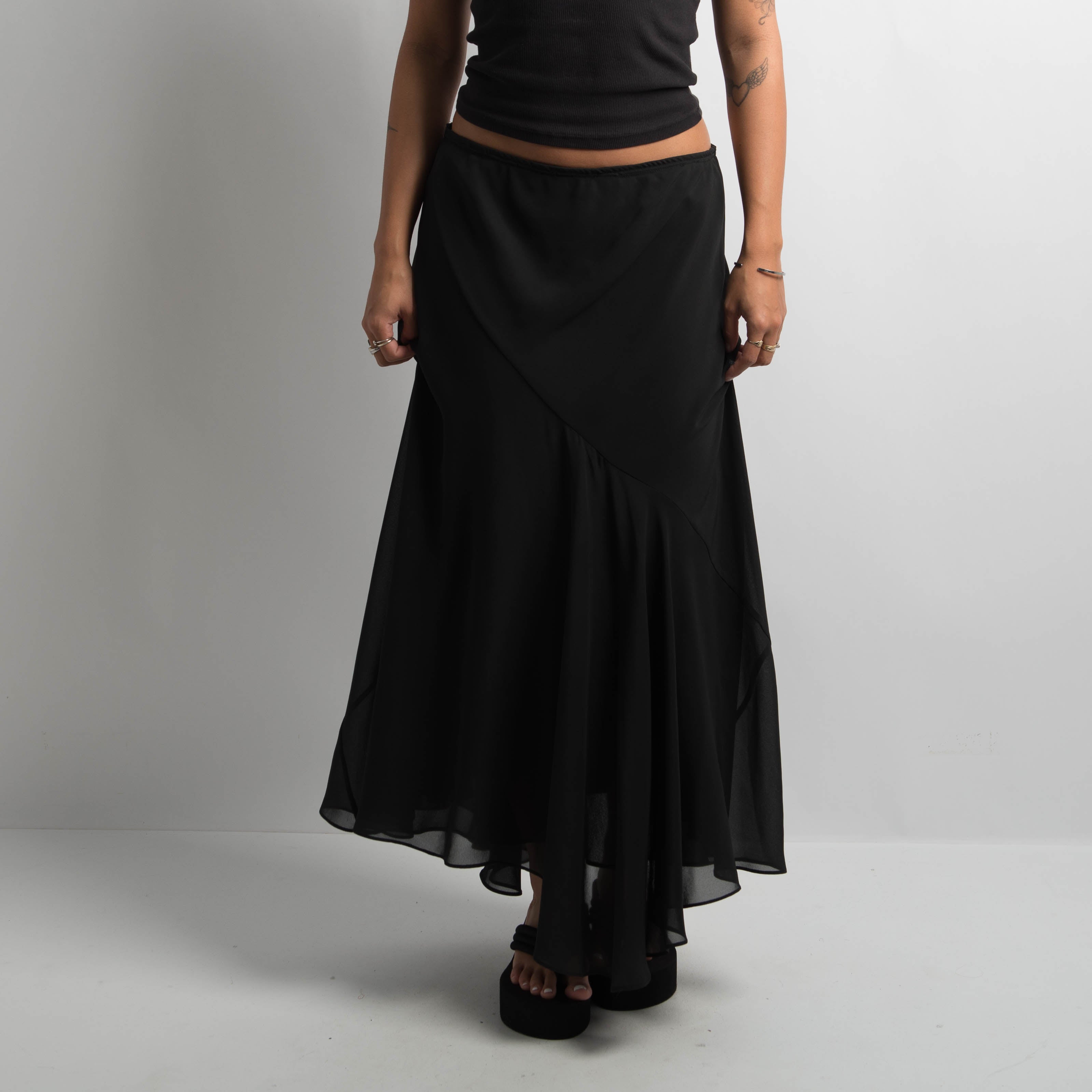 BLACK LONGLINE SKIRT