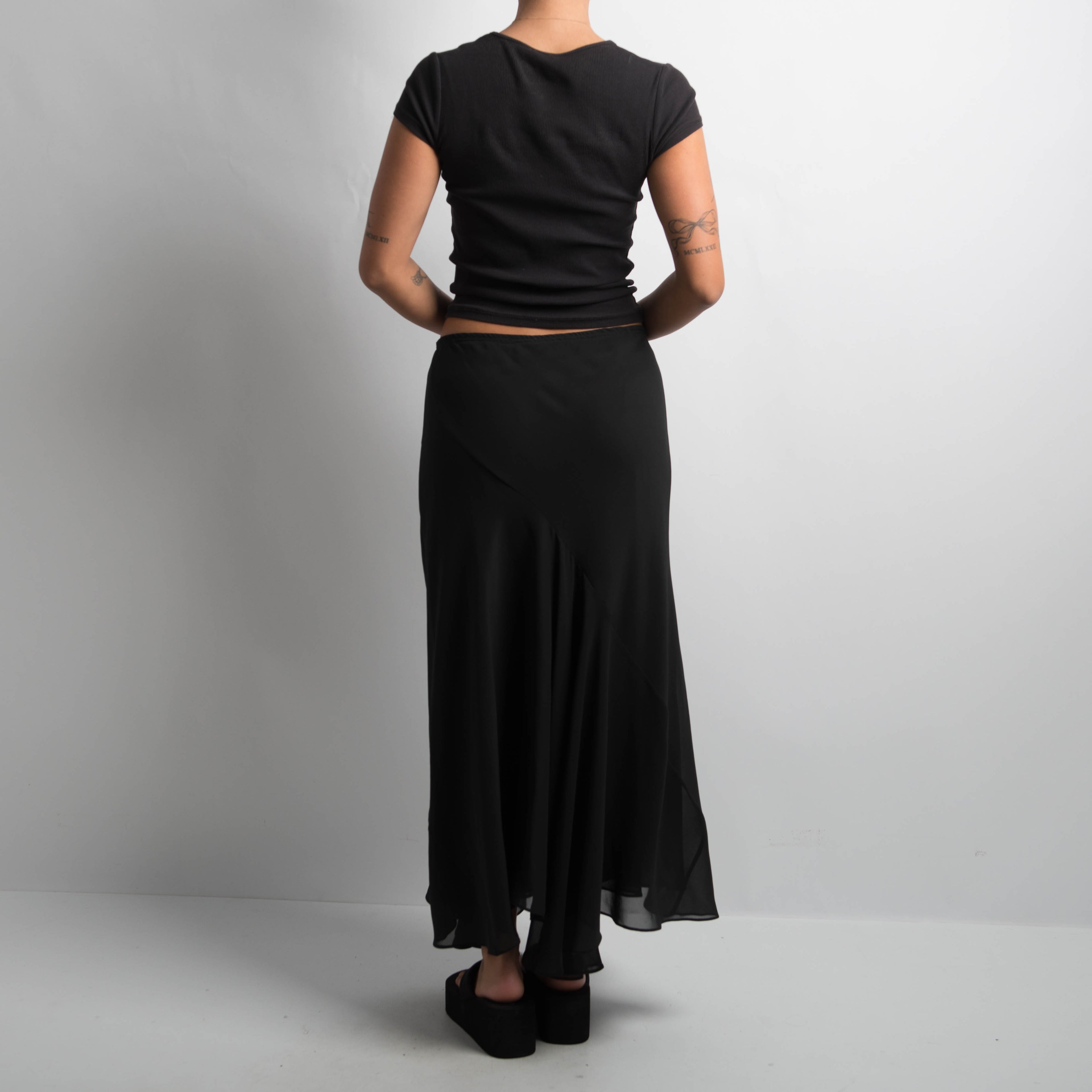 BLACK LONGLINE SKIRT