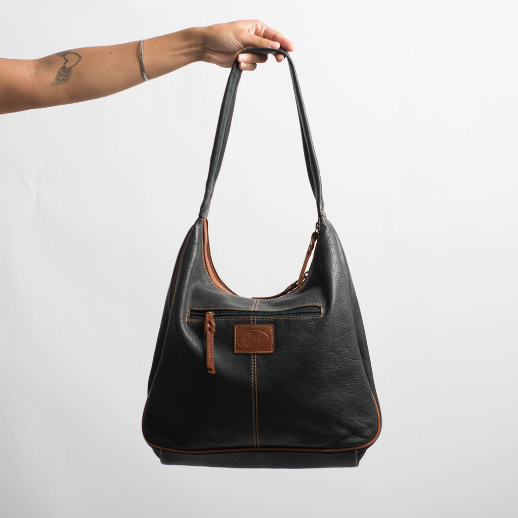 BLACK LEATHER SHOULDER BAG