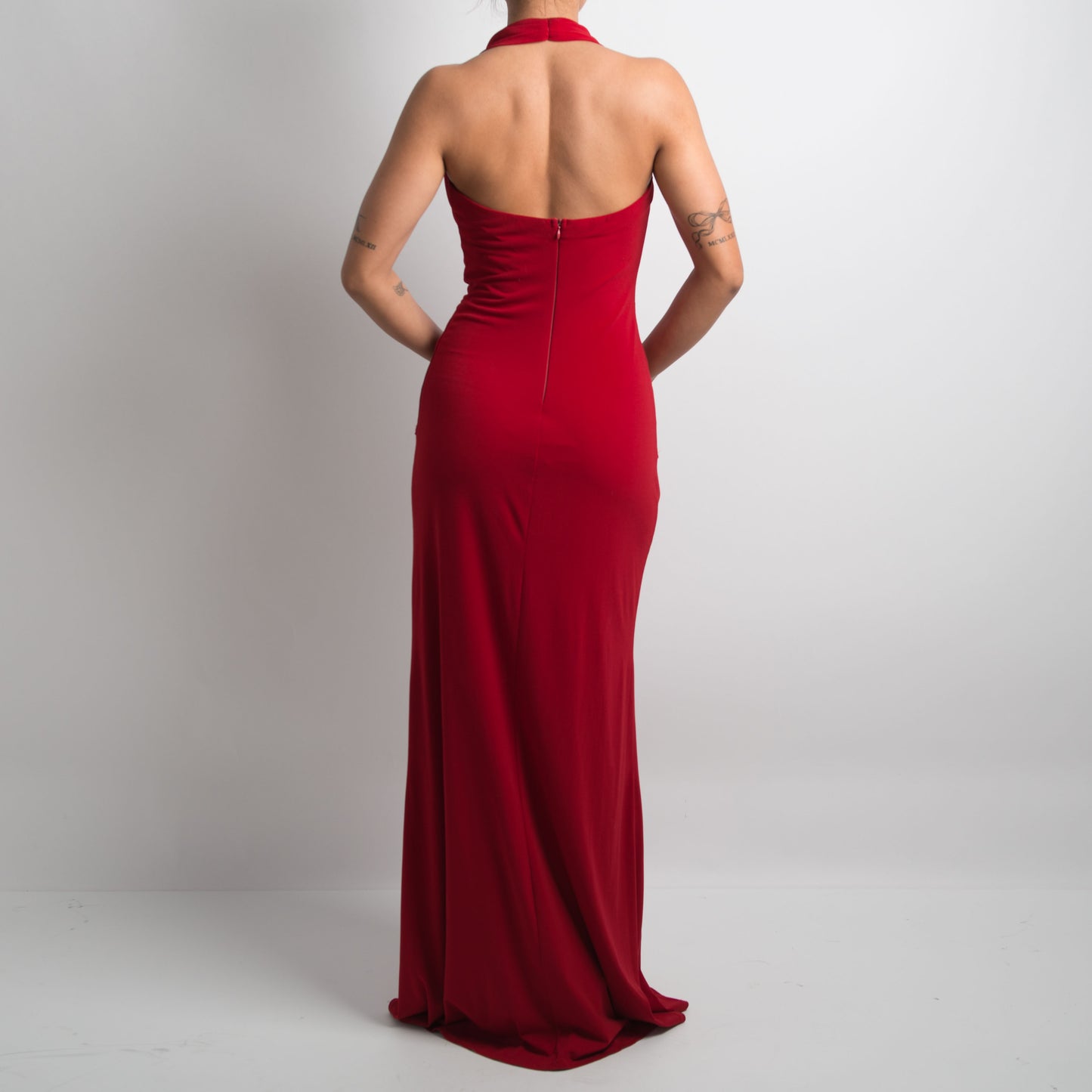 ROBE ROUGE À DOS NU