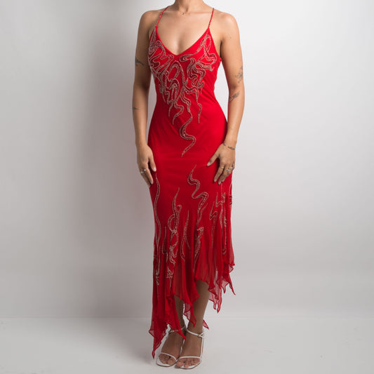 ROBE ASYMETRIQUE A PERLES ROUGES