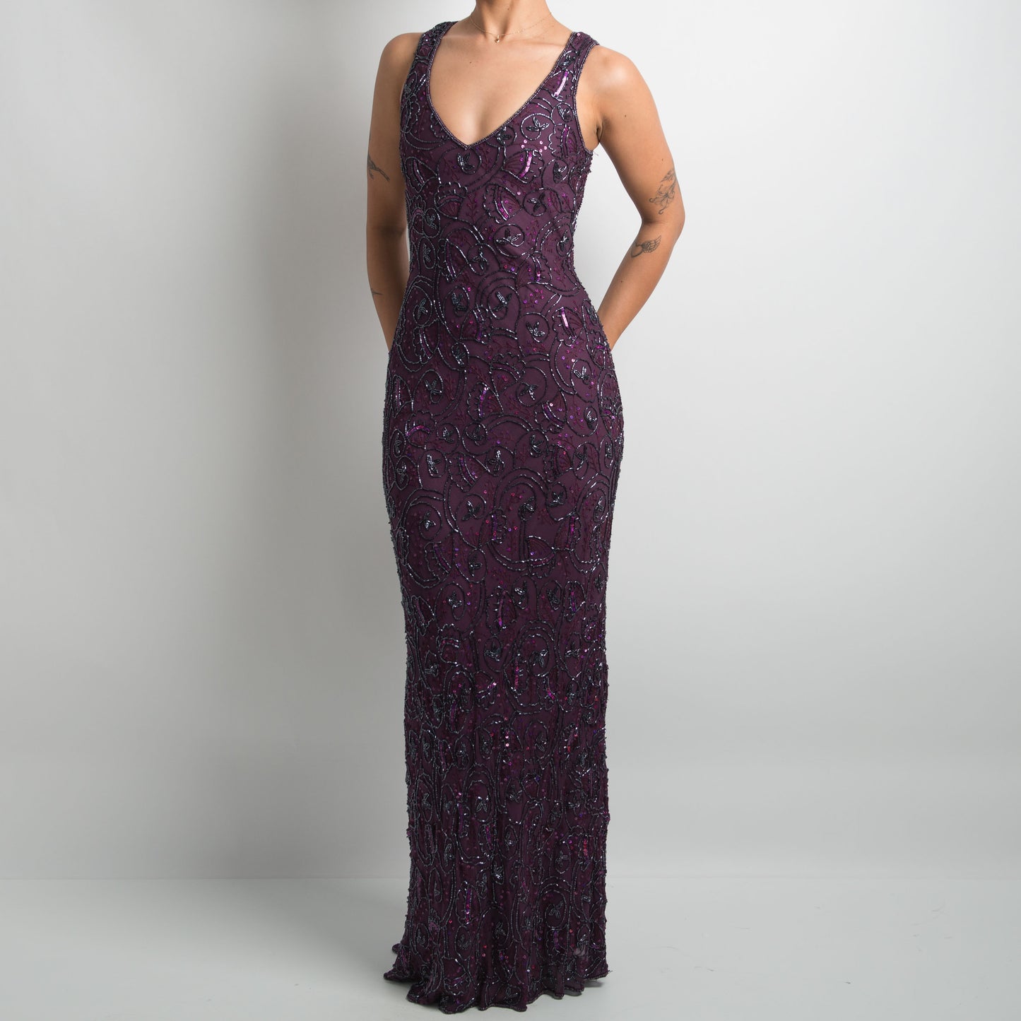 ROBE EN SOIE VIOLETTE AVEC PERLES