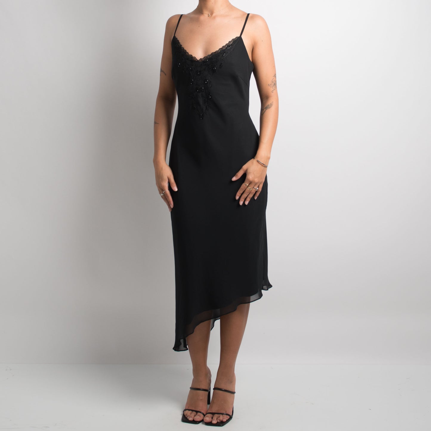 ROBE DE SOIRÉE ASYMÉTRIQUE