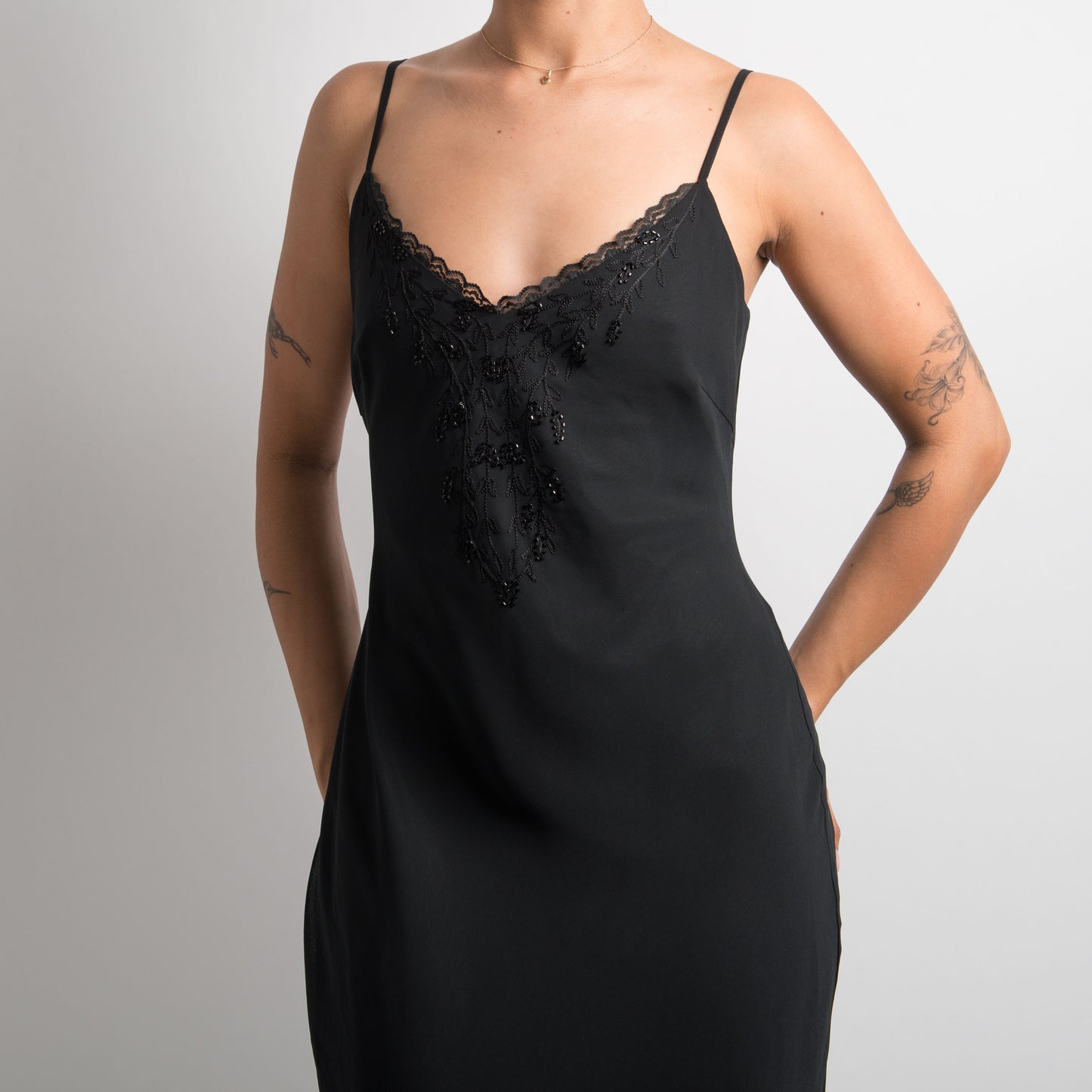 ROBE DE SOIRÉE ASYMÉTRIQUE