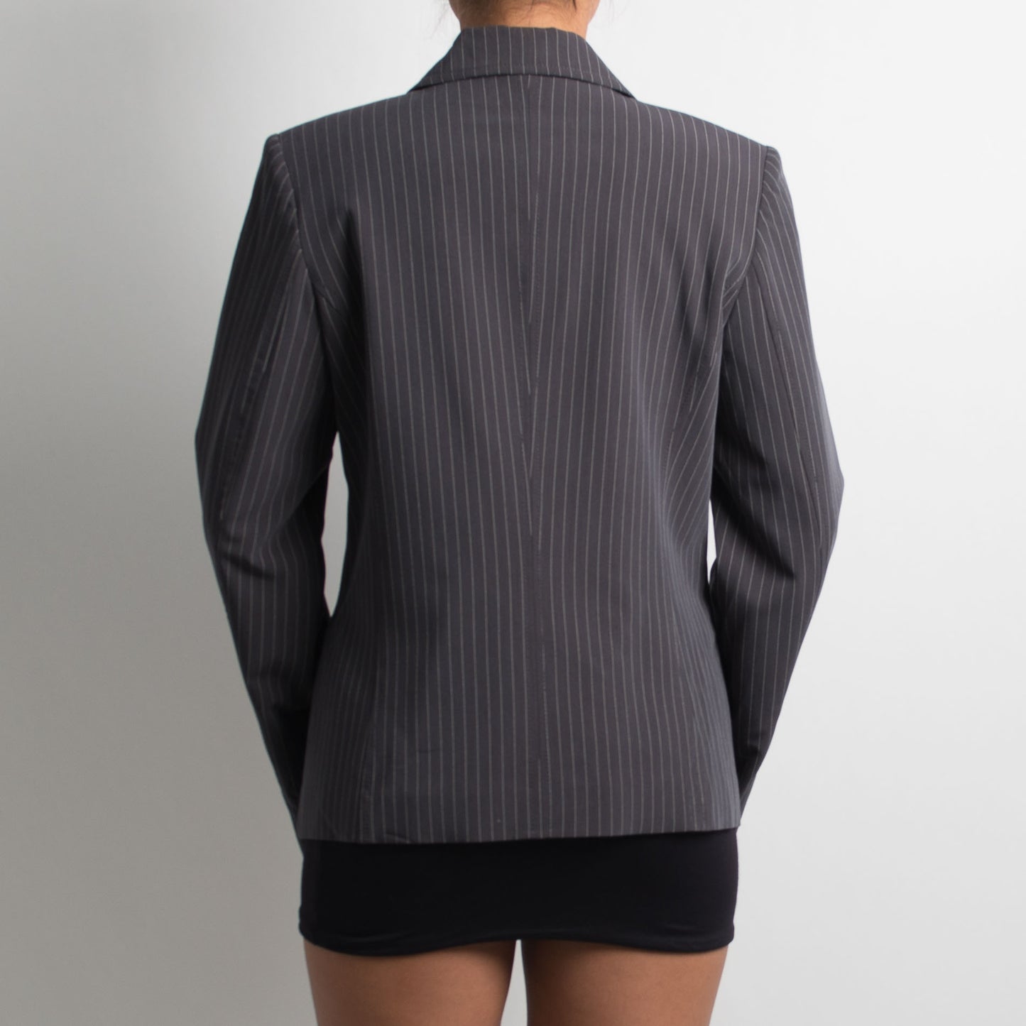 GREY PINSTRIPE BLAZER