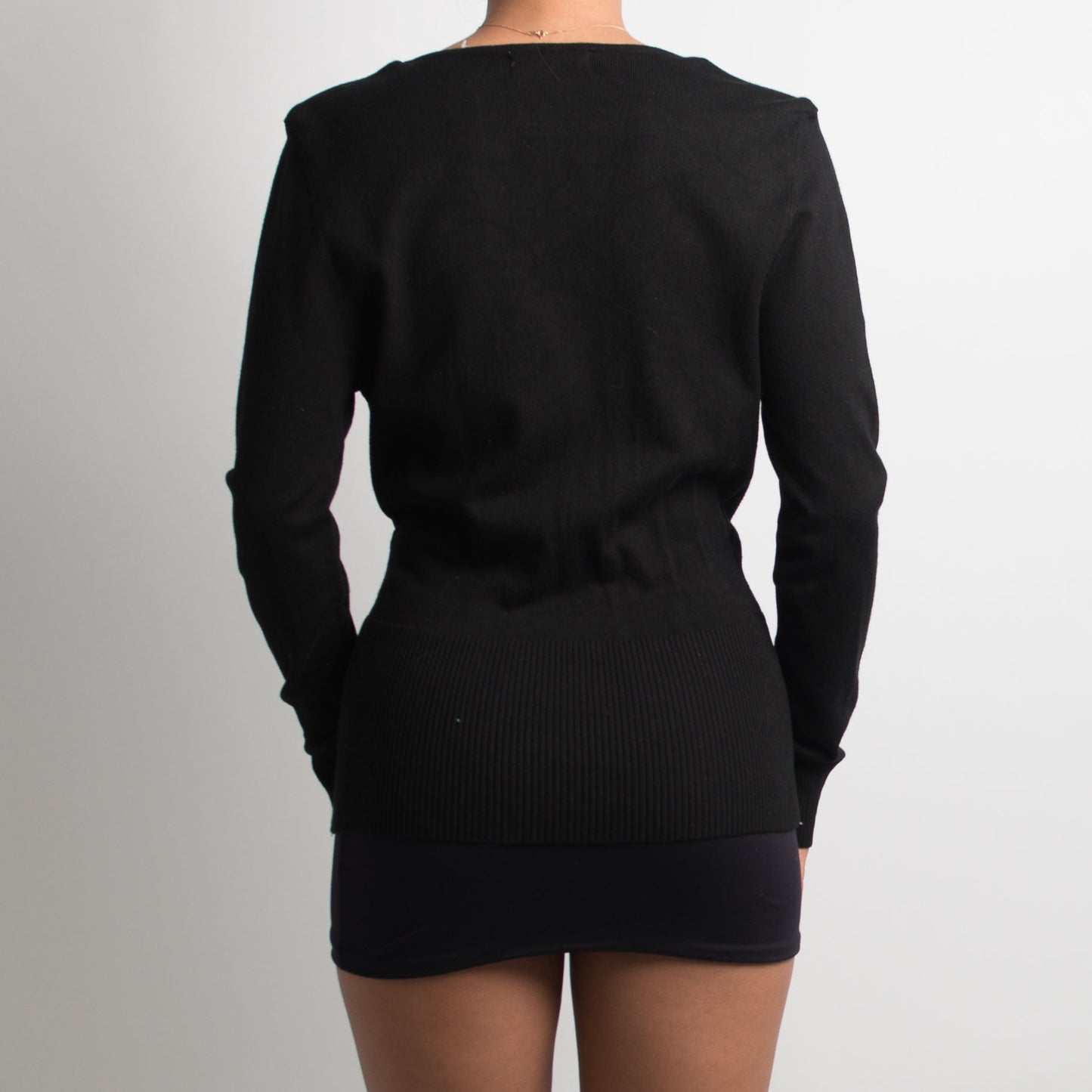 BLACK KNIT LONG SLEEVE