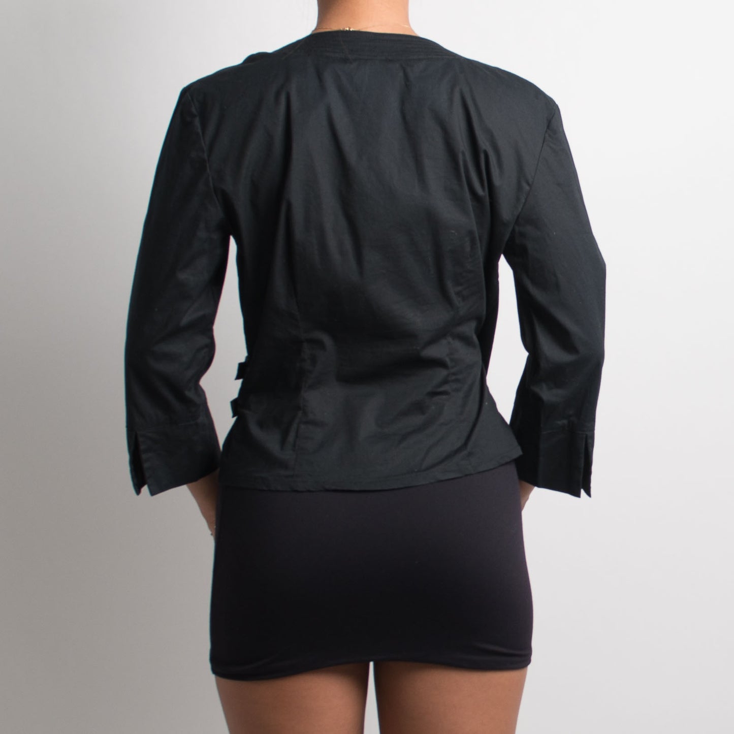 BLACK WRAP LONG SLEEVE