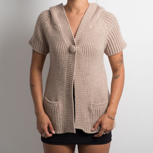 BEIGE SHORT SLEEVE HOODED KNIT