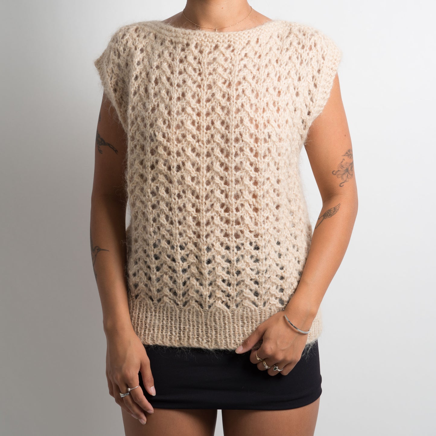 BEIGE LOOSE KNIT VEST