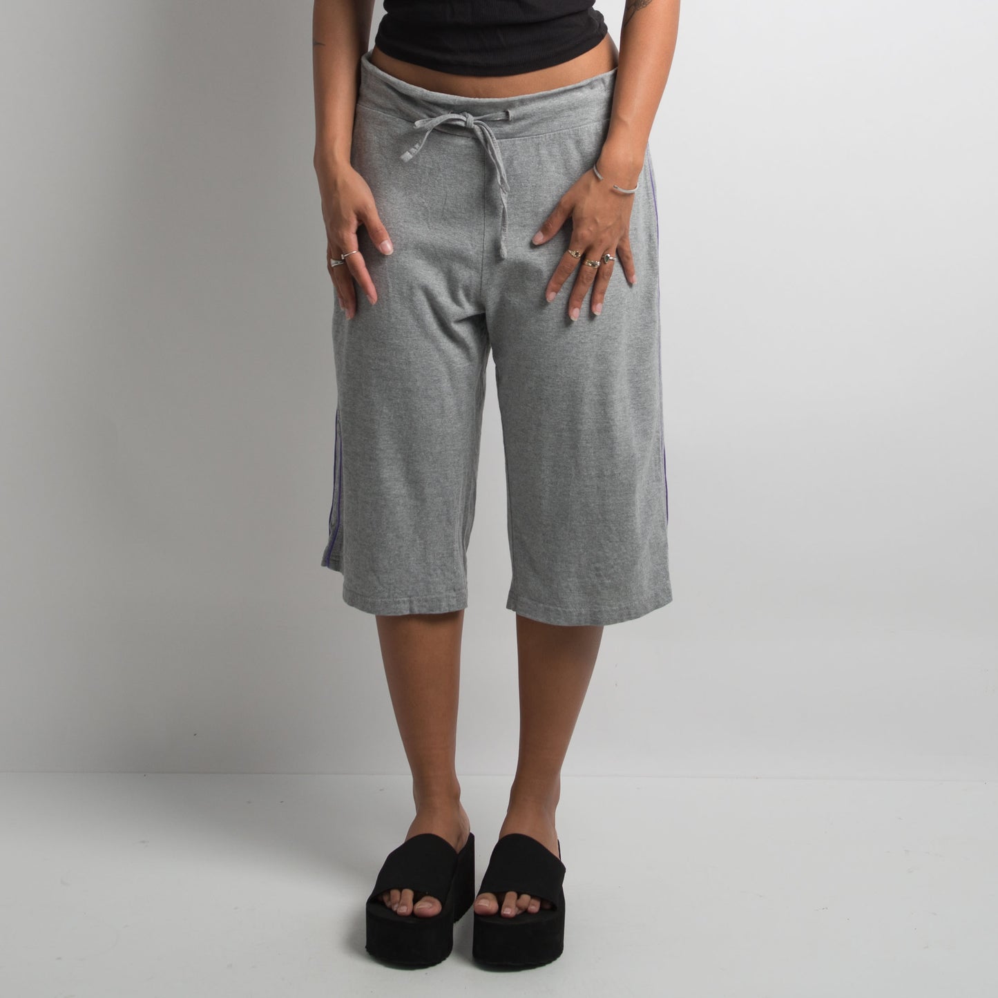 GREY CROPPED LOUNGE PANTS