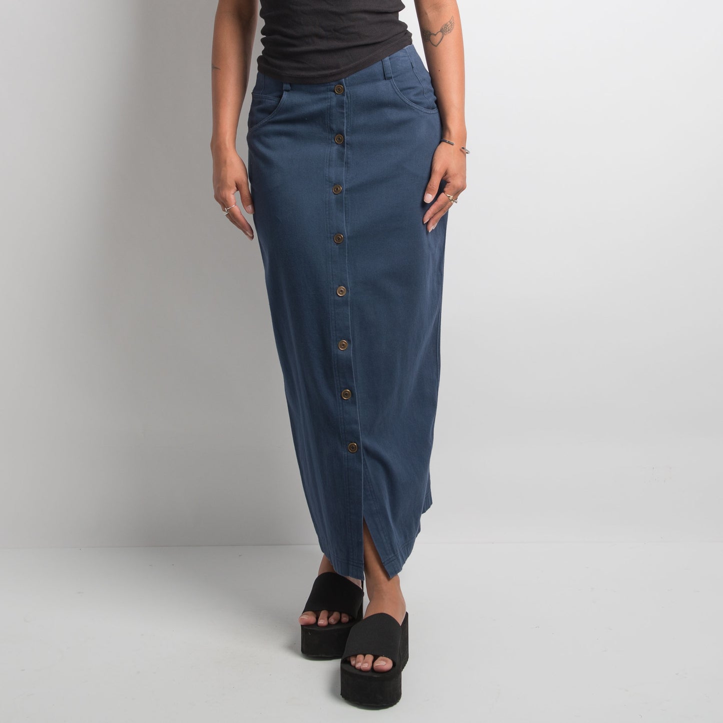 BUTTON FRONT LONGLINE SKIRT