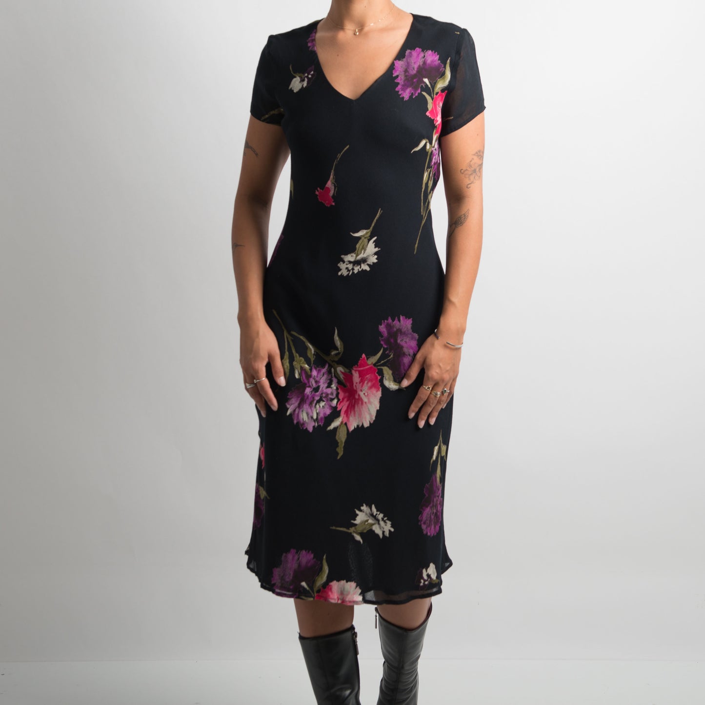 BLACK FLORAL MIDI DRESS