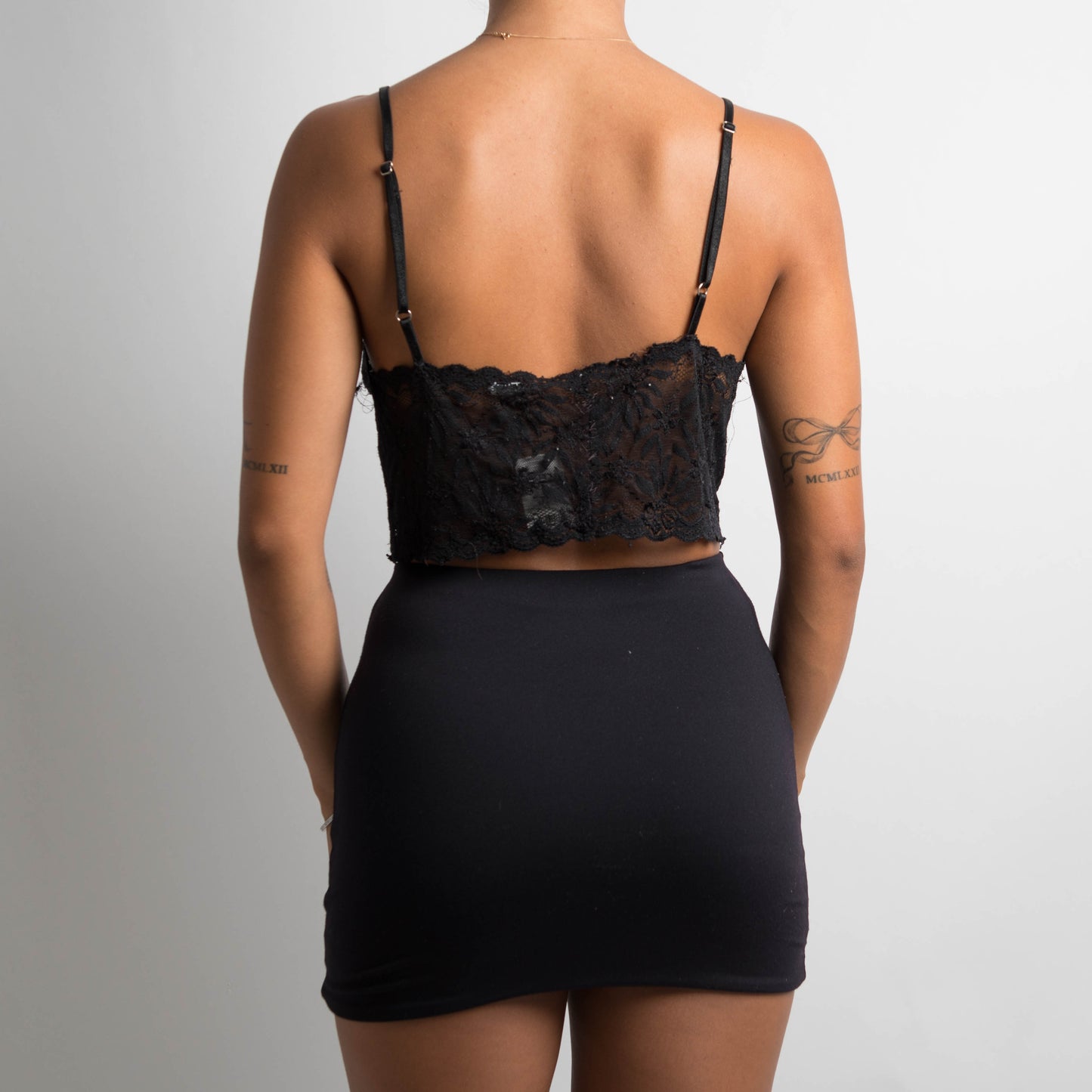 BLACK LACE CROP