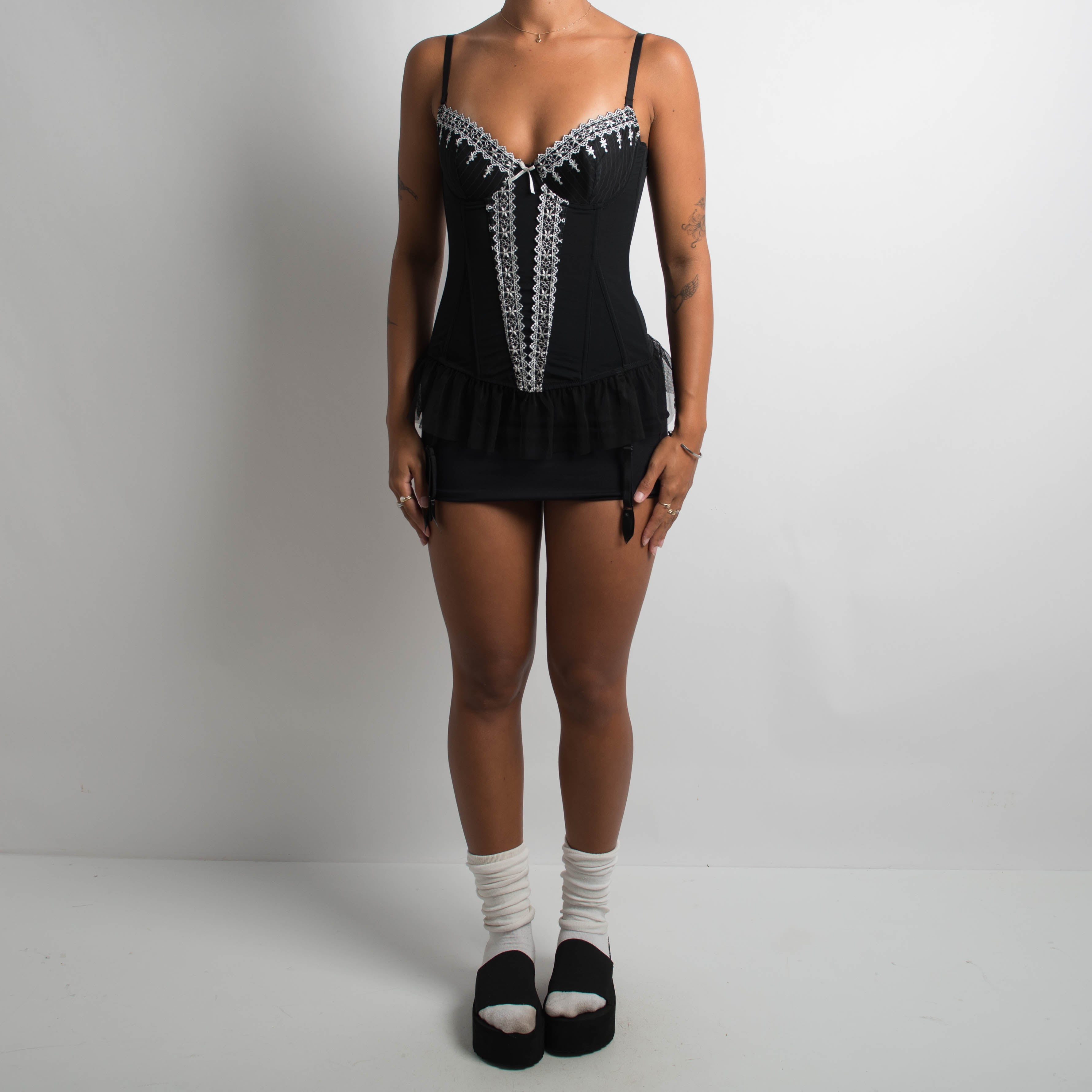 WHITE LACE TRIM CORSET