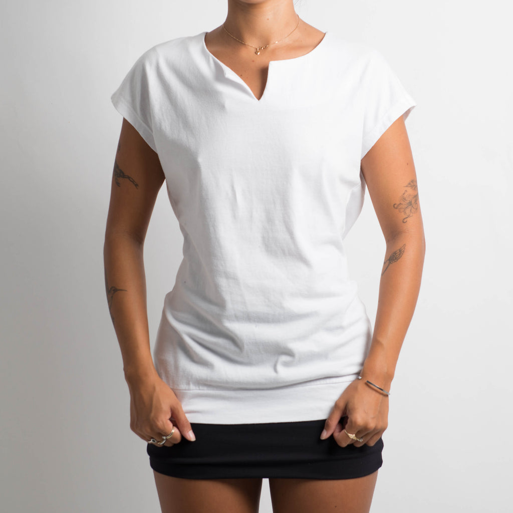 WHITE NIKE TOP