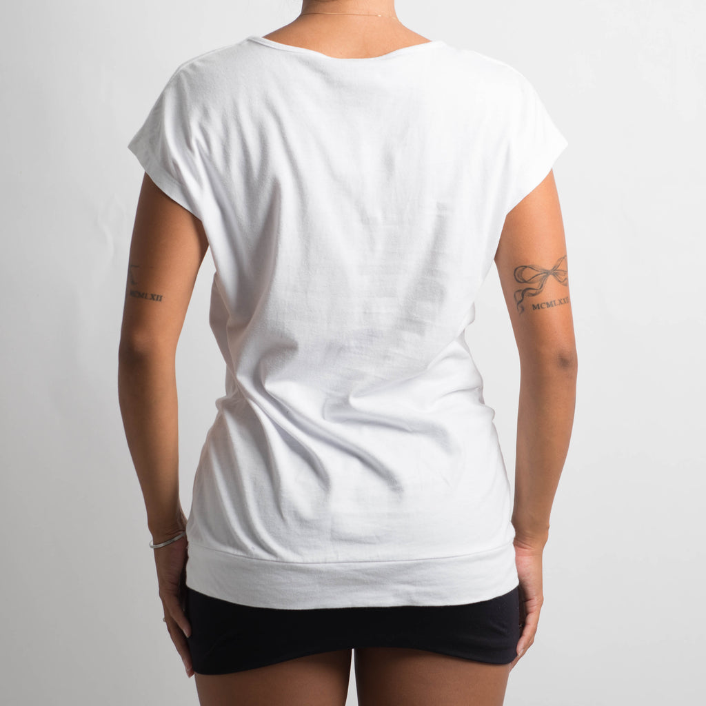 WHITE NIKE TOP