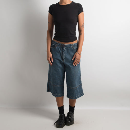 WIDE LEG CAPRI JEANS