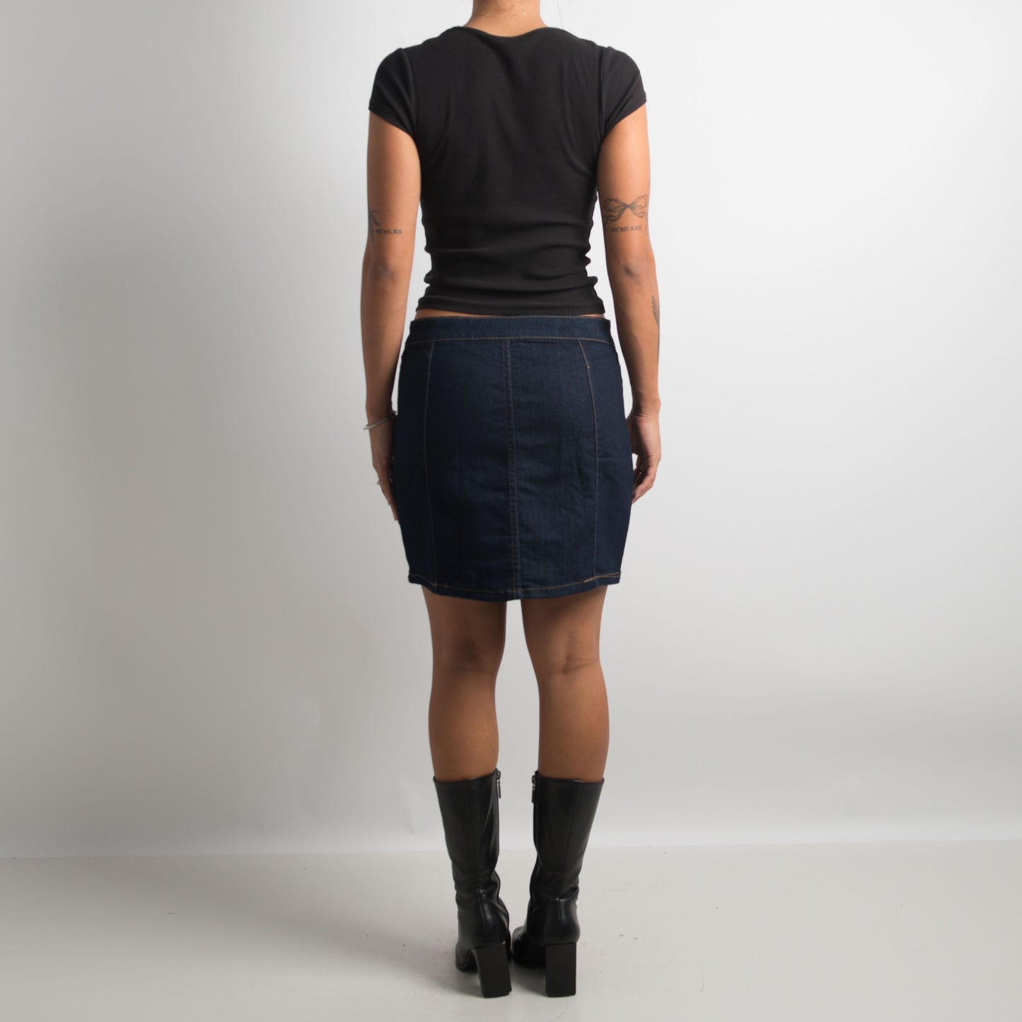 DARK WASH DENIM SKIRT