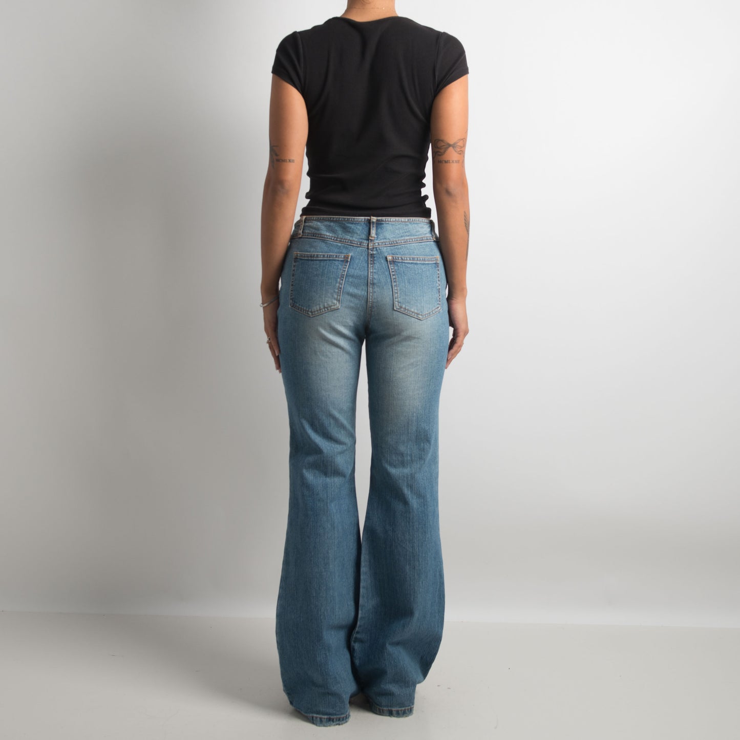 NO WAISTBAND FLARED JEANS