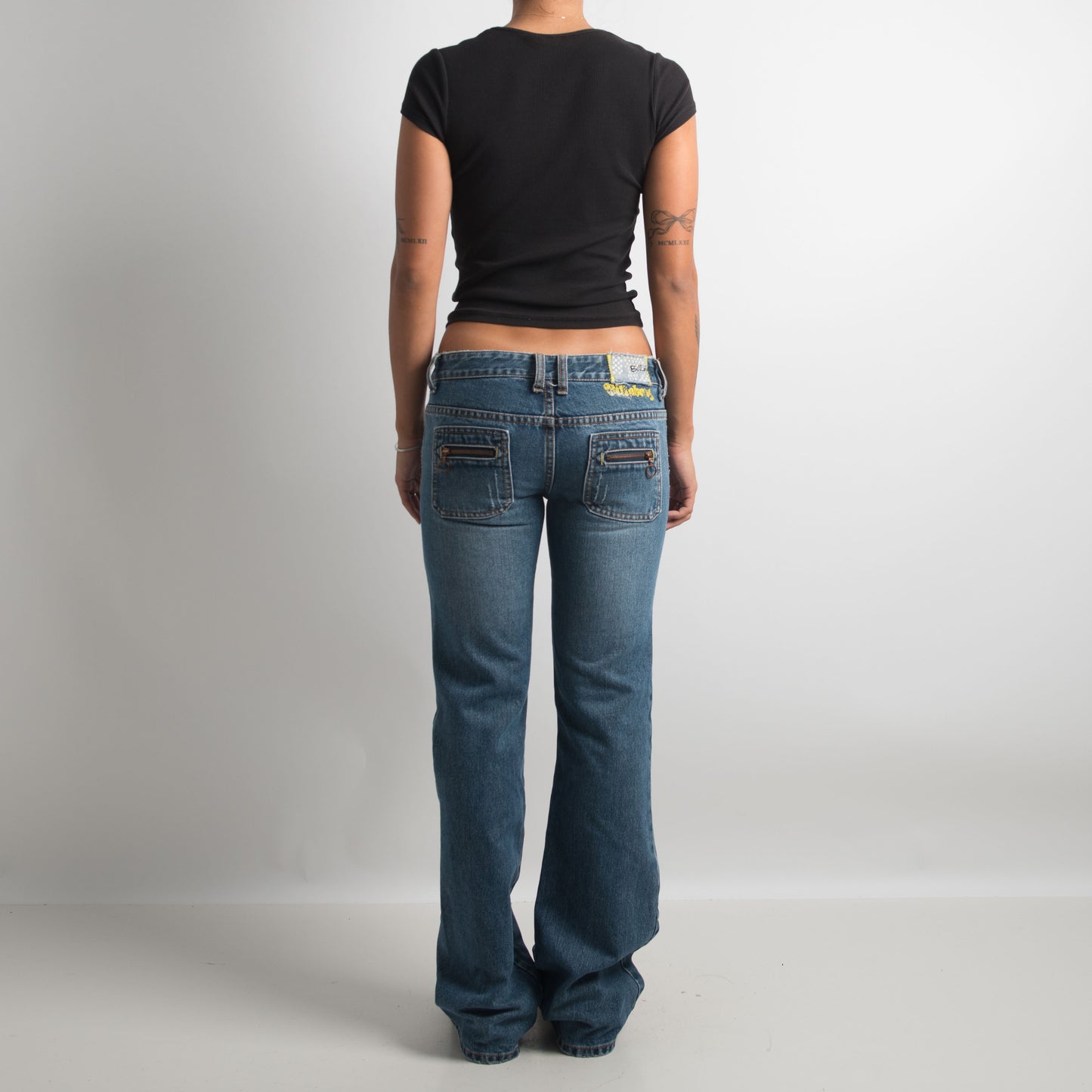 LOW RISE BOOTCUT JEANS