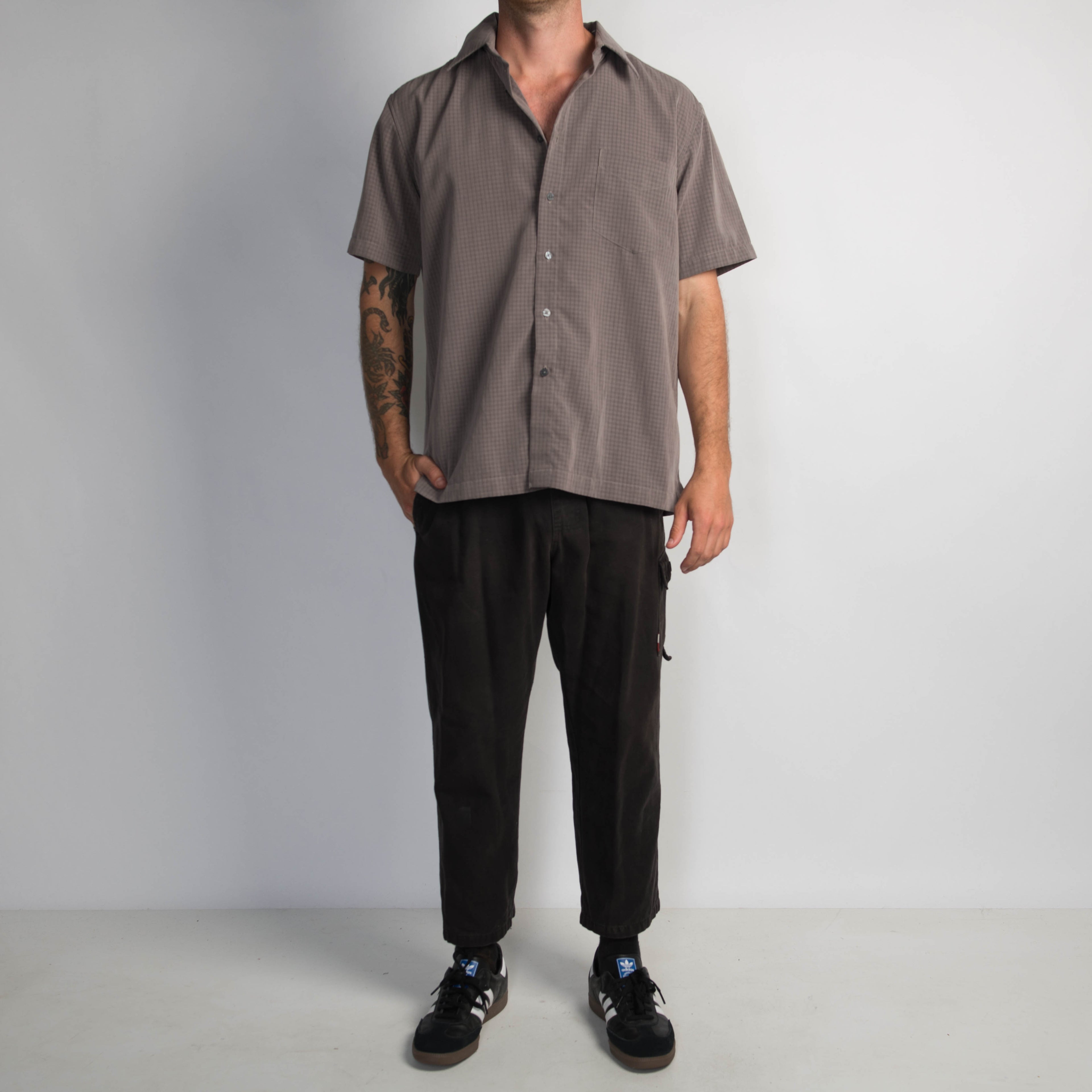 GREY CHECK BUTTON UP