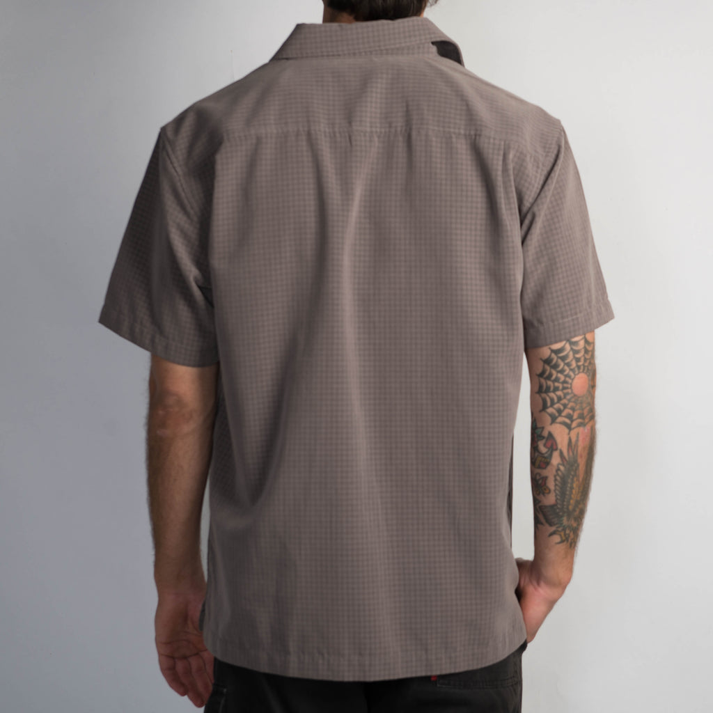 GREY CHECK BUTTON UP